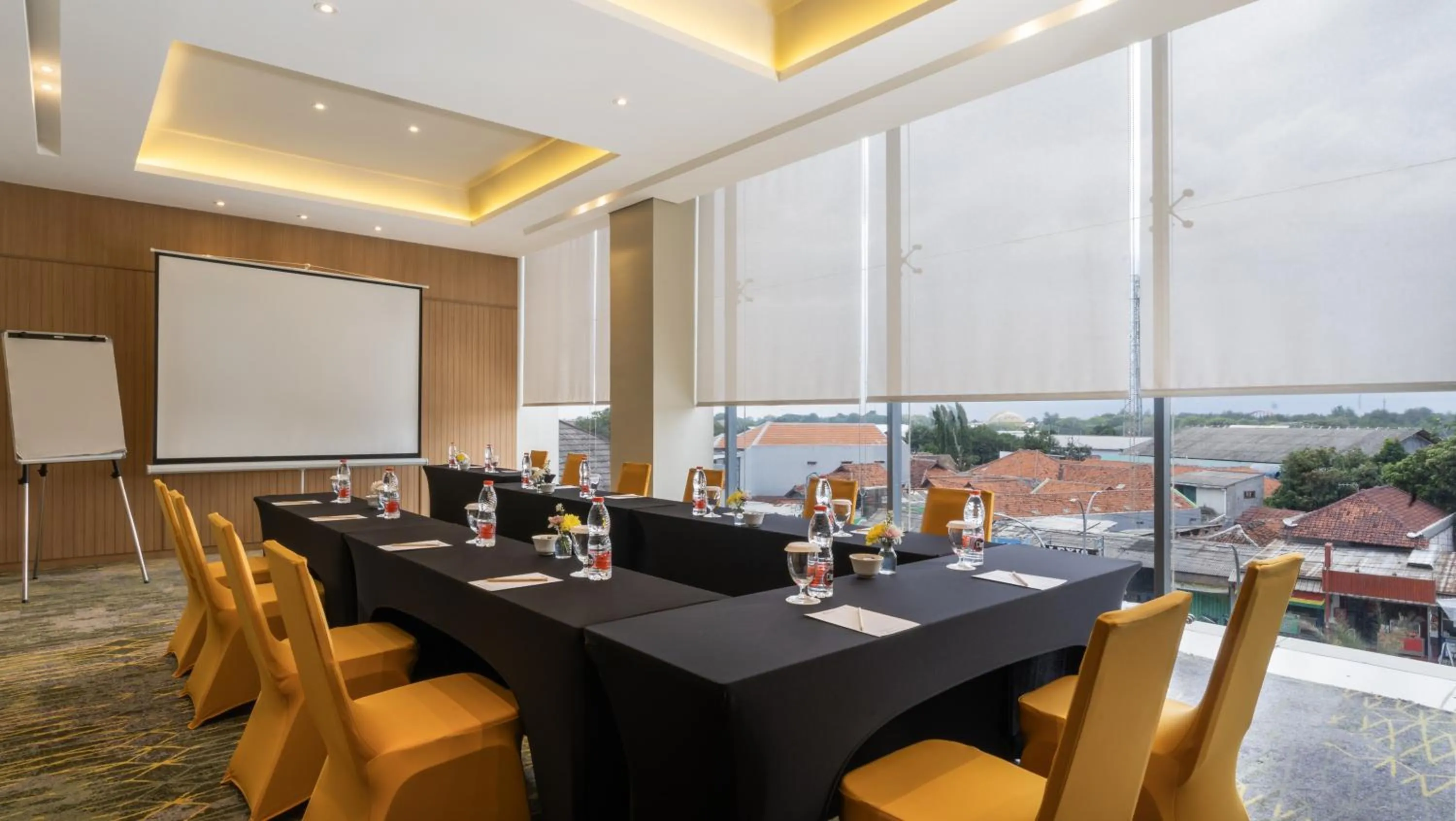 Meeting/conference room in Swiss-Belinn Indramayu