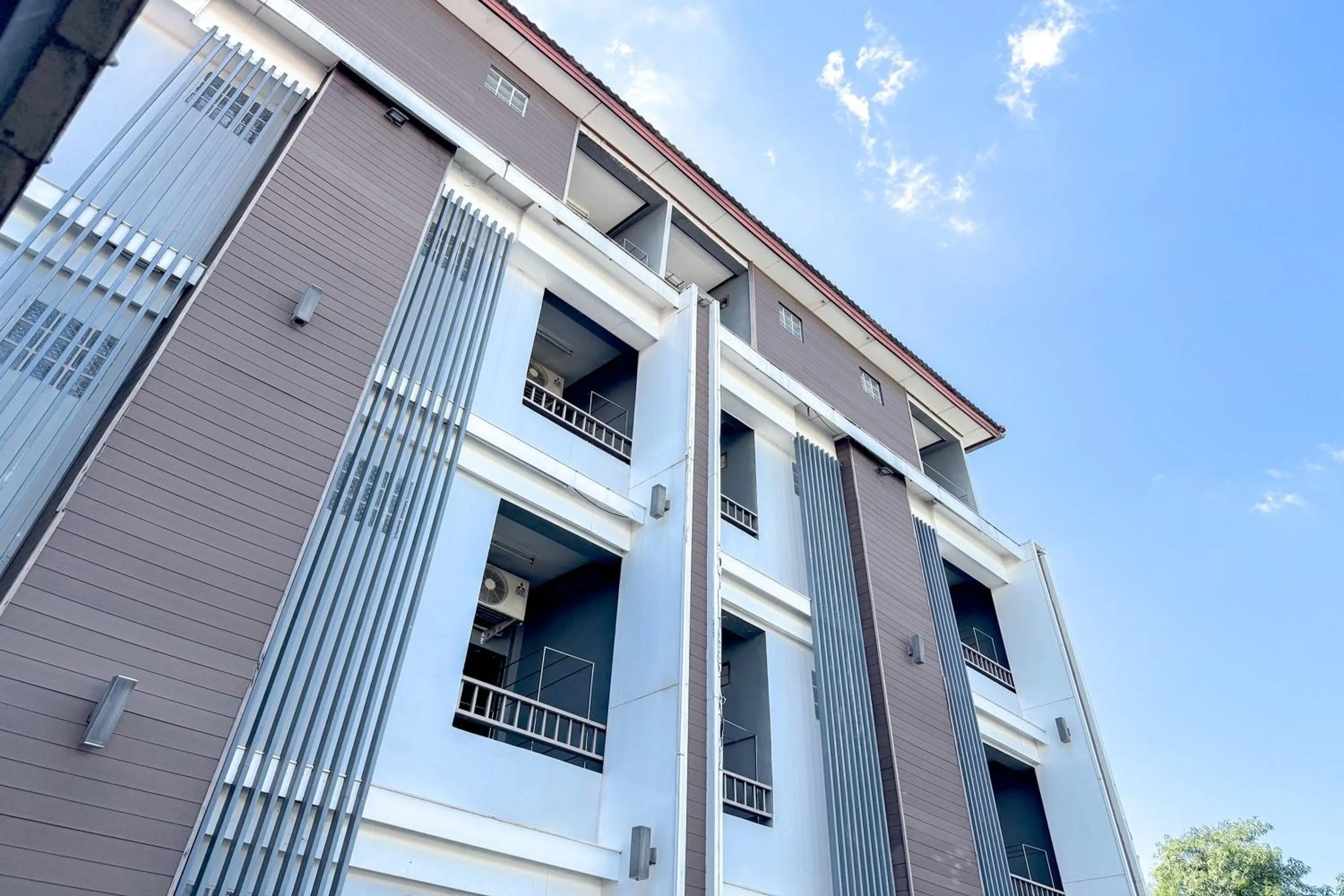 Property building in Jitrawadee Hotel