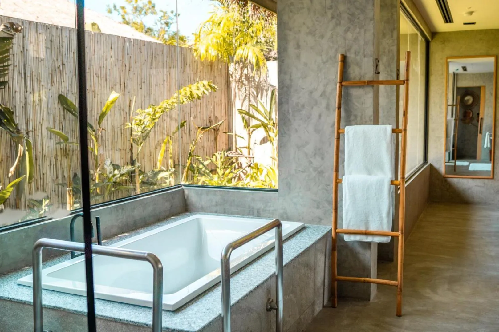 Bath in JATI Koh Russey