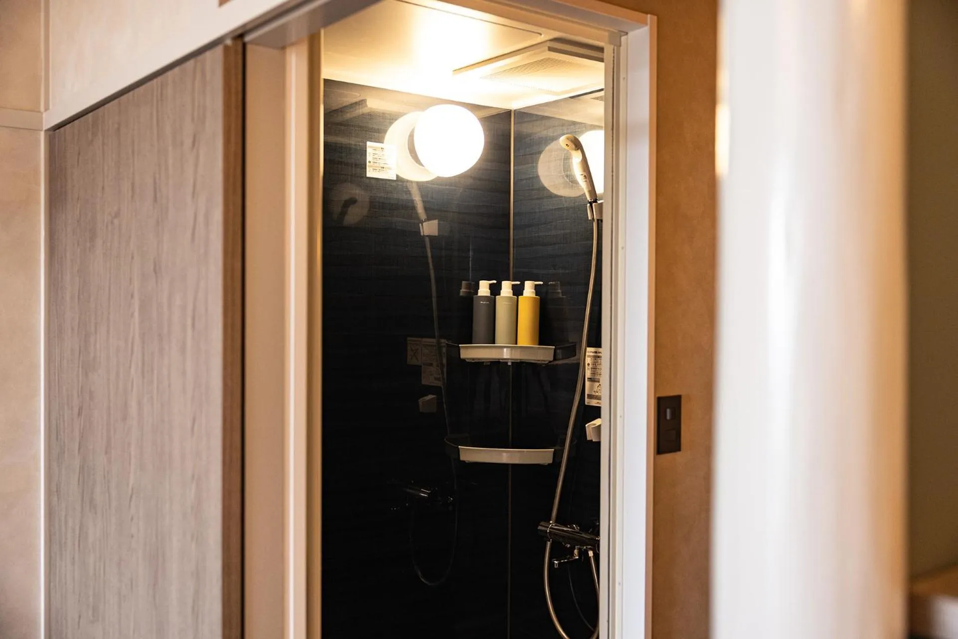 Shower in Onomichi Club