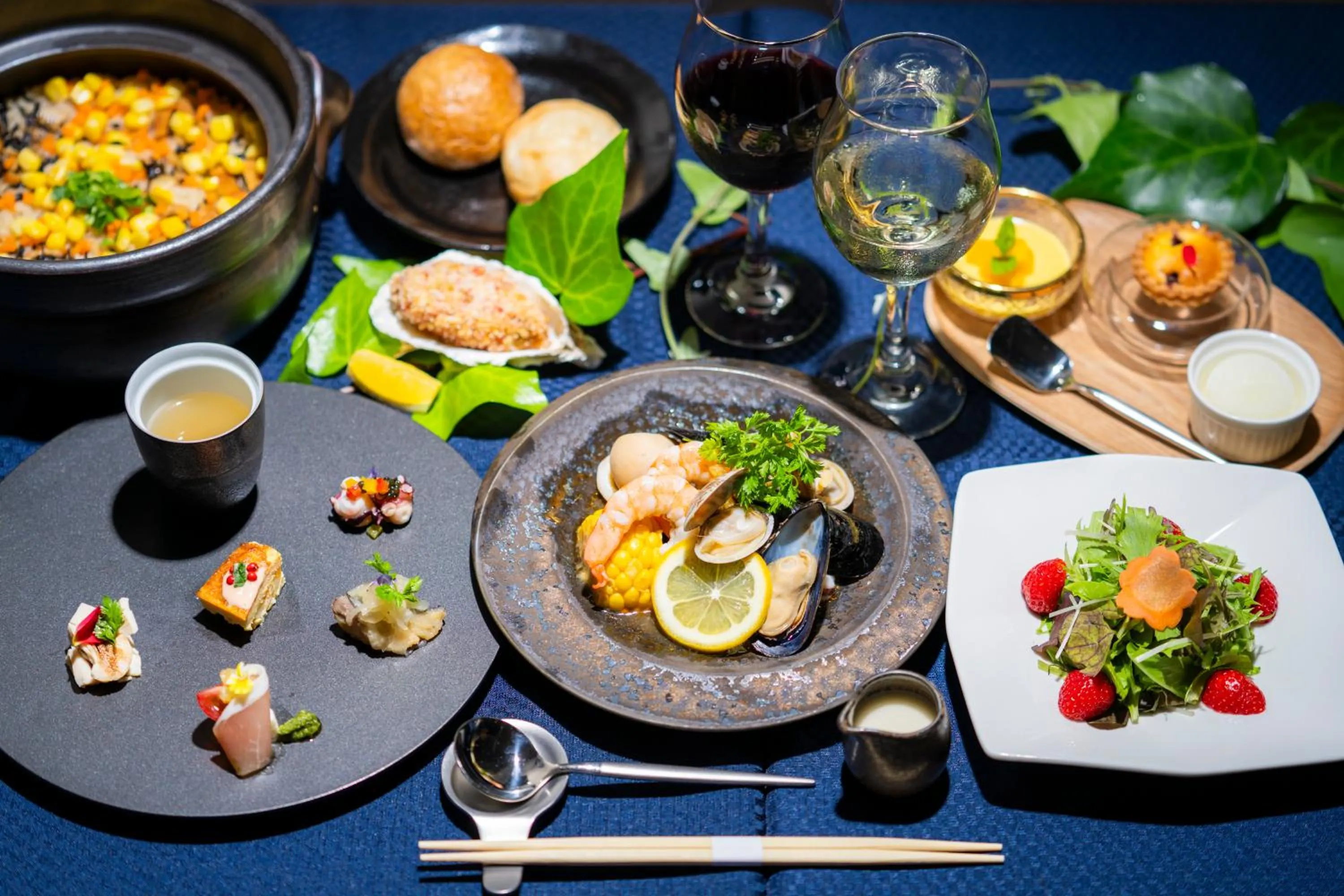 Food and drinks in Onomichi Club