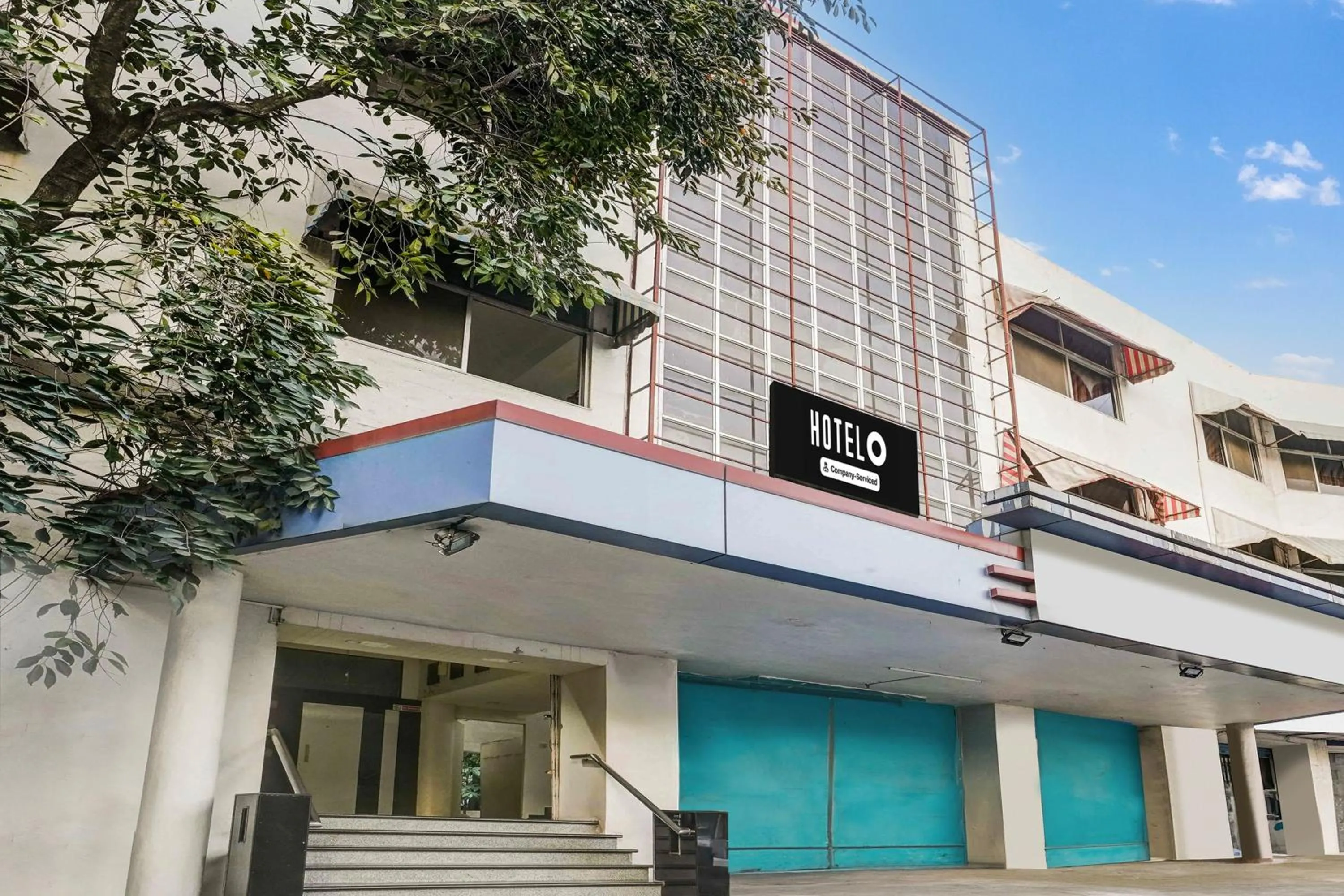 Facade/entrance in Super Hotel O Nashik