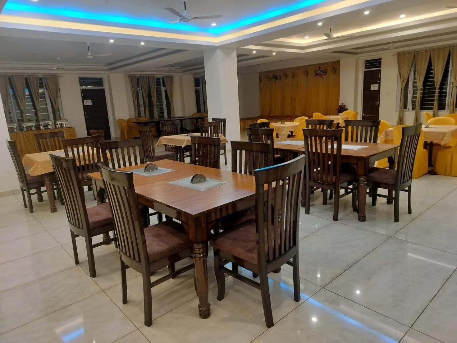 Restaurant/places to eat in Hotel Rewalsar Heights