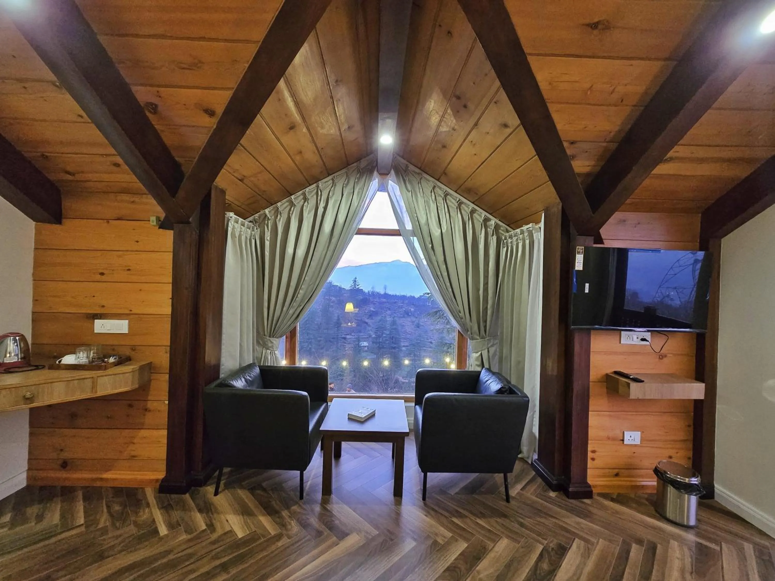 TV and multimedia in Hygge Home Manali