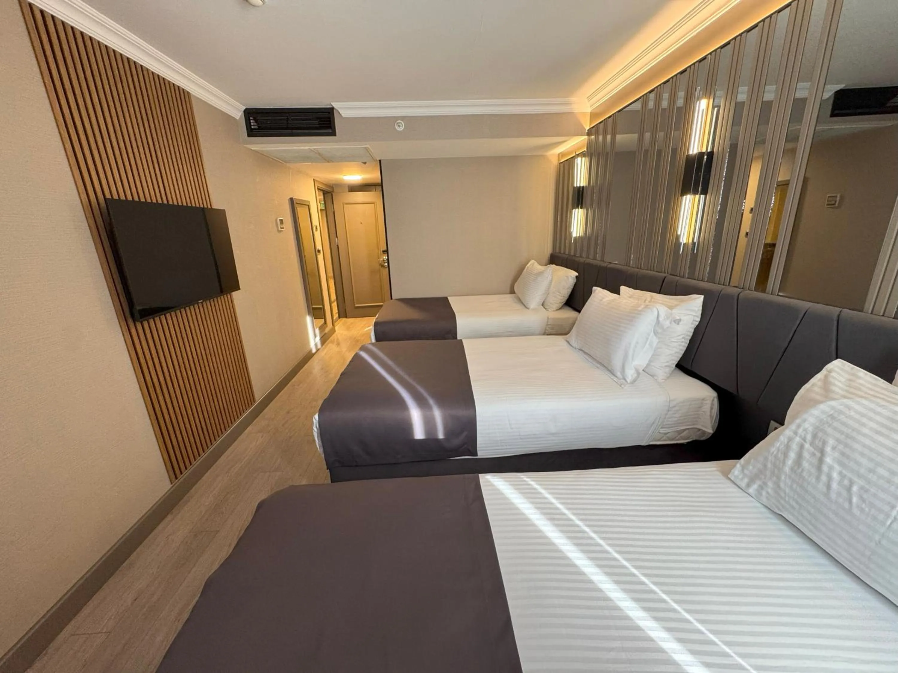 Bed in Aven Hotel