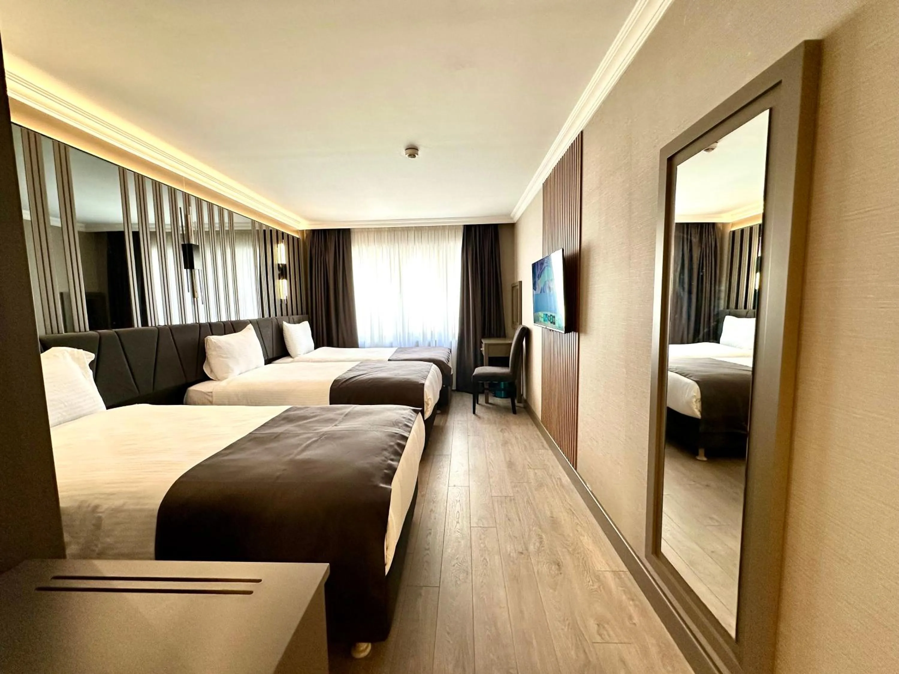 Photo of the whole room, Bed in Aven Hotel