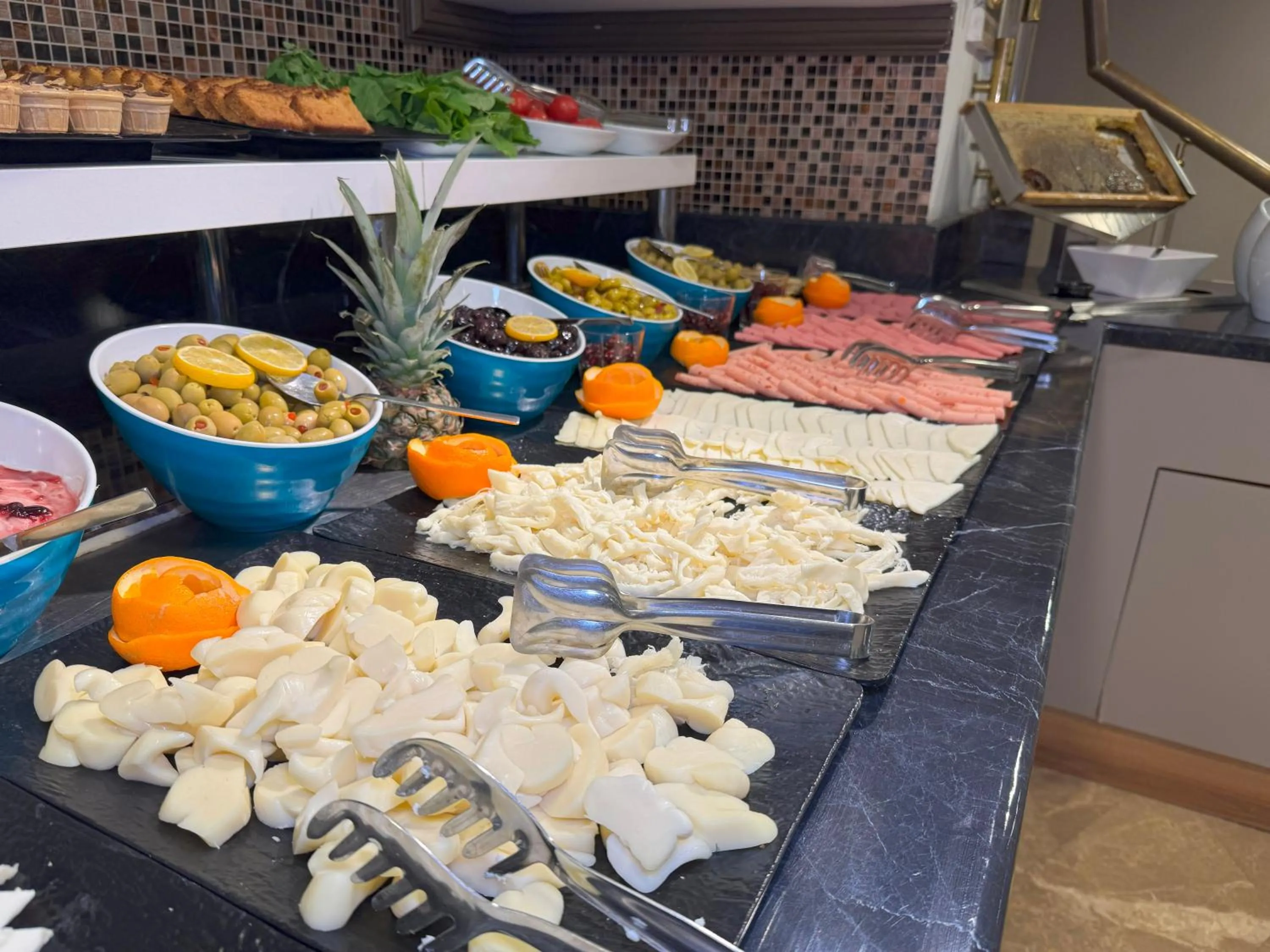 Food and drinks in Aven Hotel