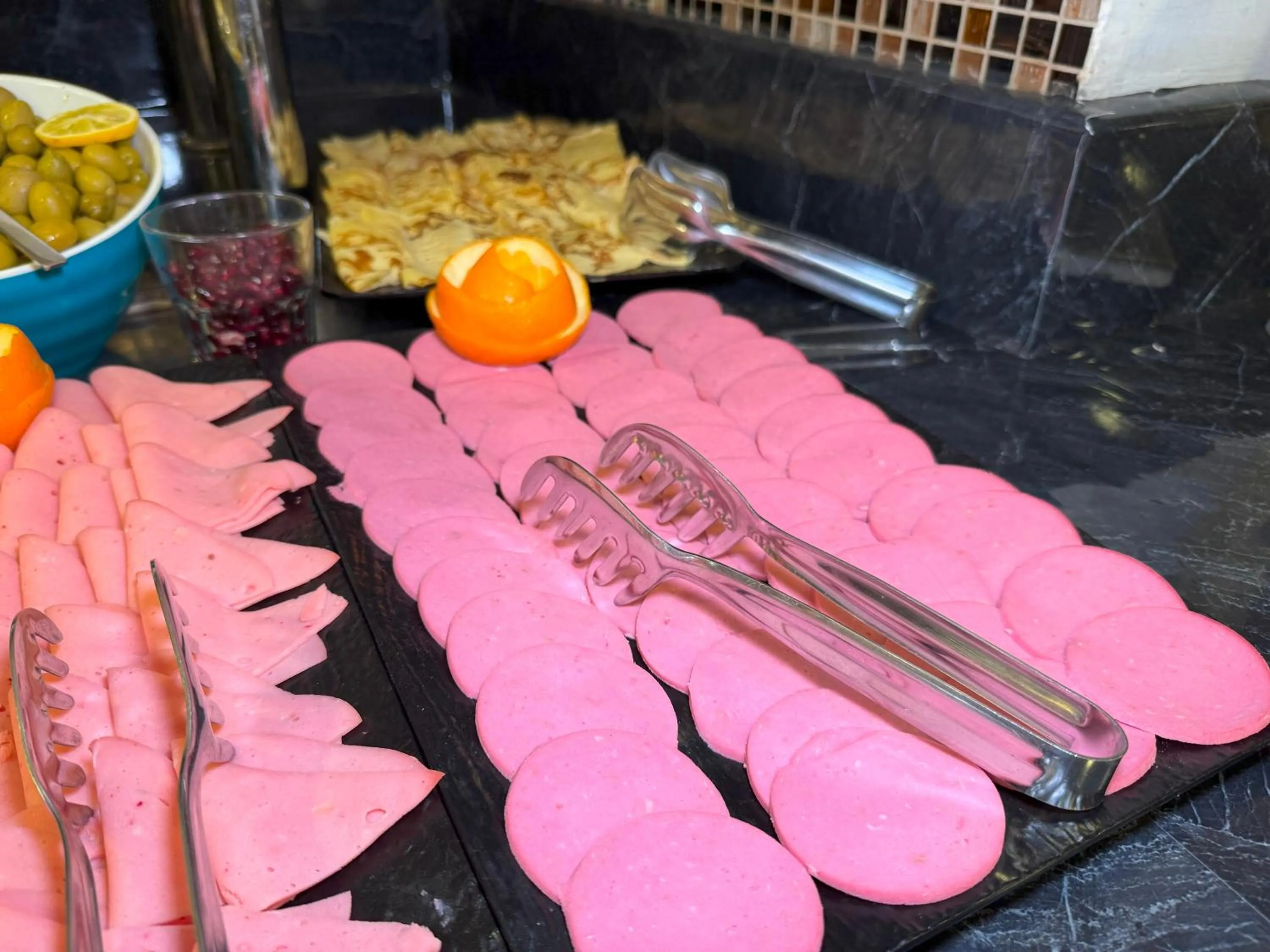 Food and drinks in Aven Hotel