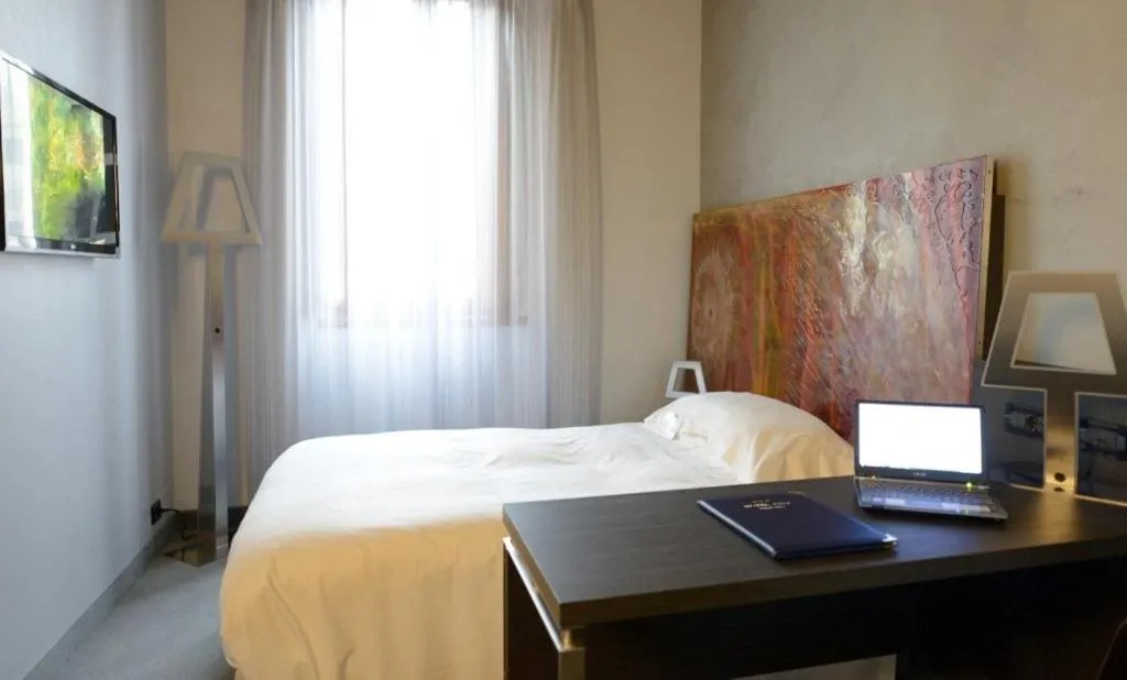 Bedroom, Bed in Arli Hotel Business and Wellness