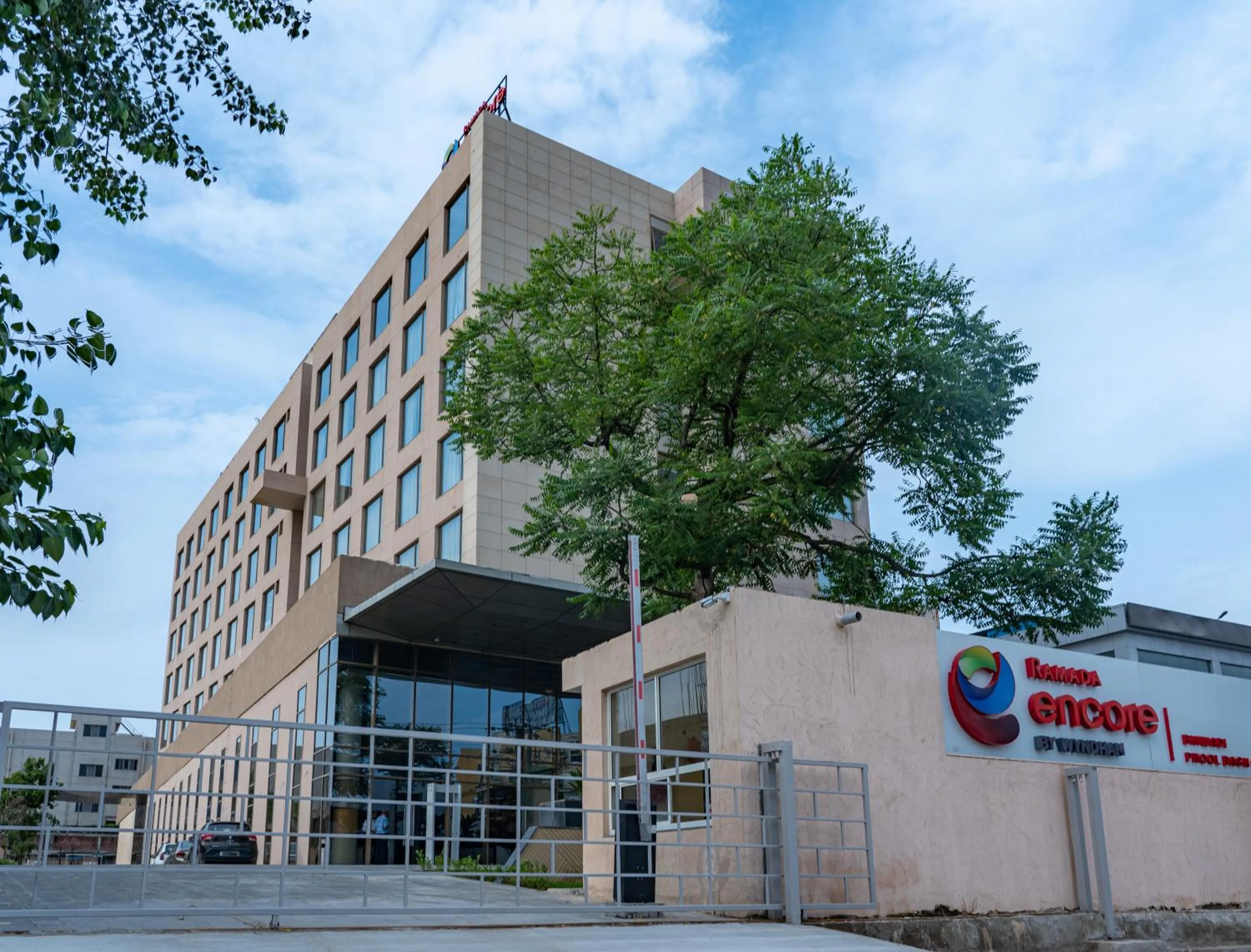 Ramada Encore By Wyndham Bhiwadi Phool Bagh Chowk