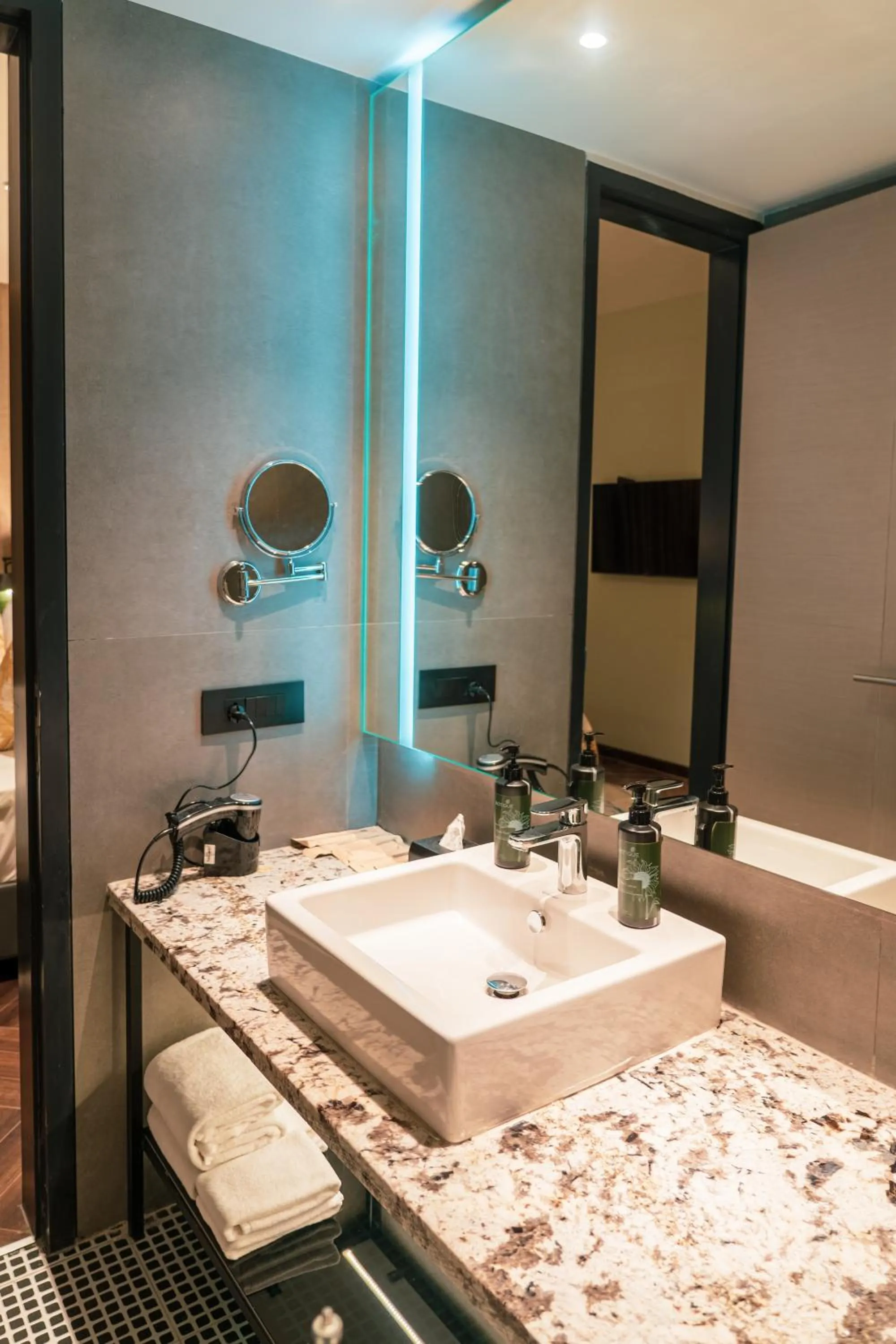 Ramada Encore By Wyndham Bhiwadi Phool Bagh Chowk