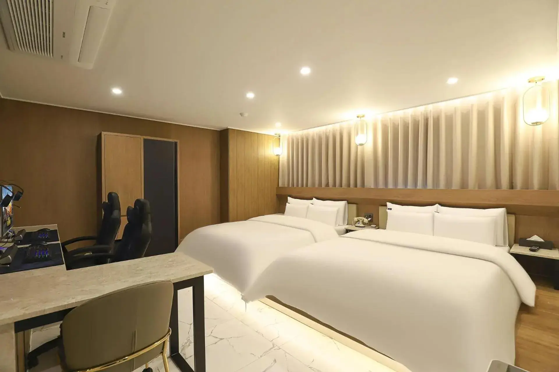 Twin Room in Rosy Hotel Twin Room in Rosy Hotel