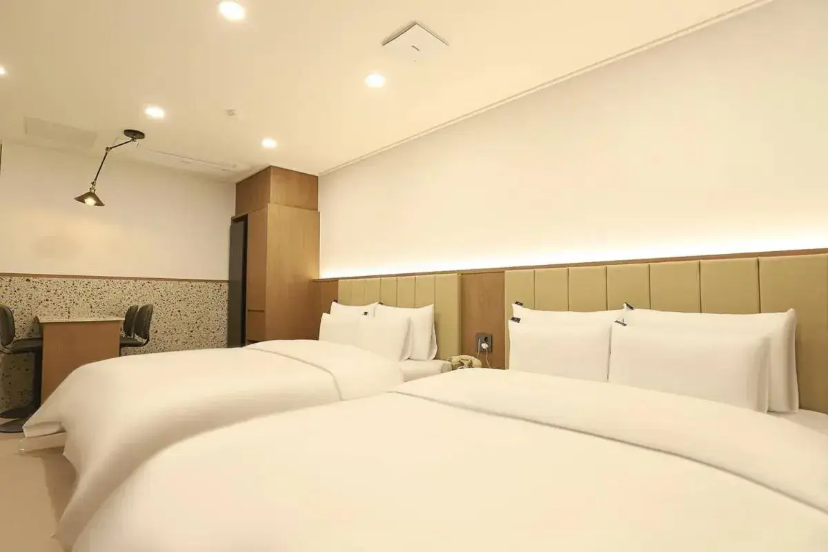 Family Room in Rosy Hotel Family Room in Rosy Hotel