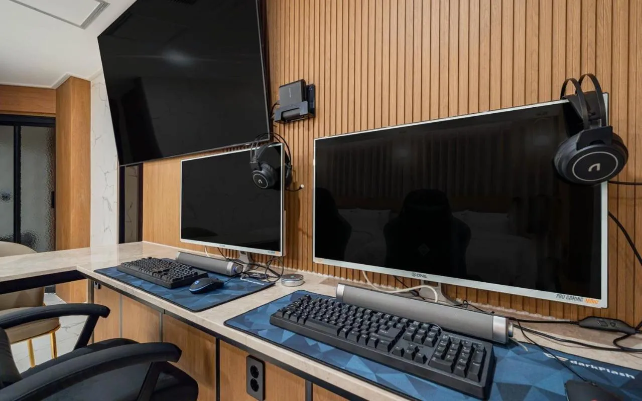 TV and multimedia in Rosy Hotel