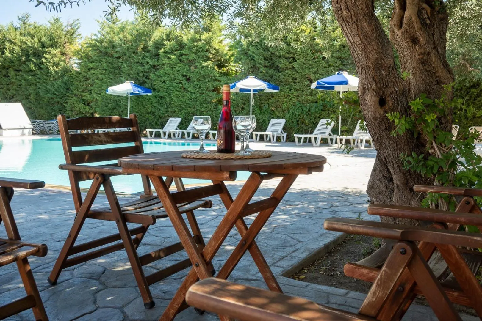 Day in Triantafillas Suites