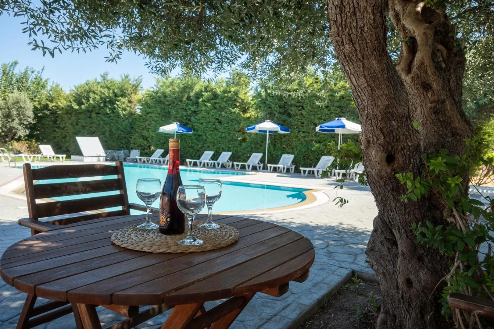 Day in Triantafillas Suites