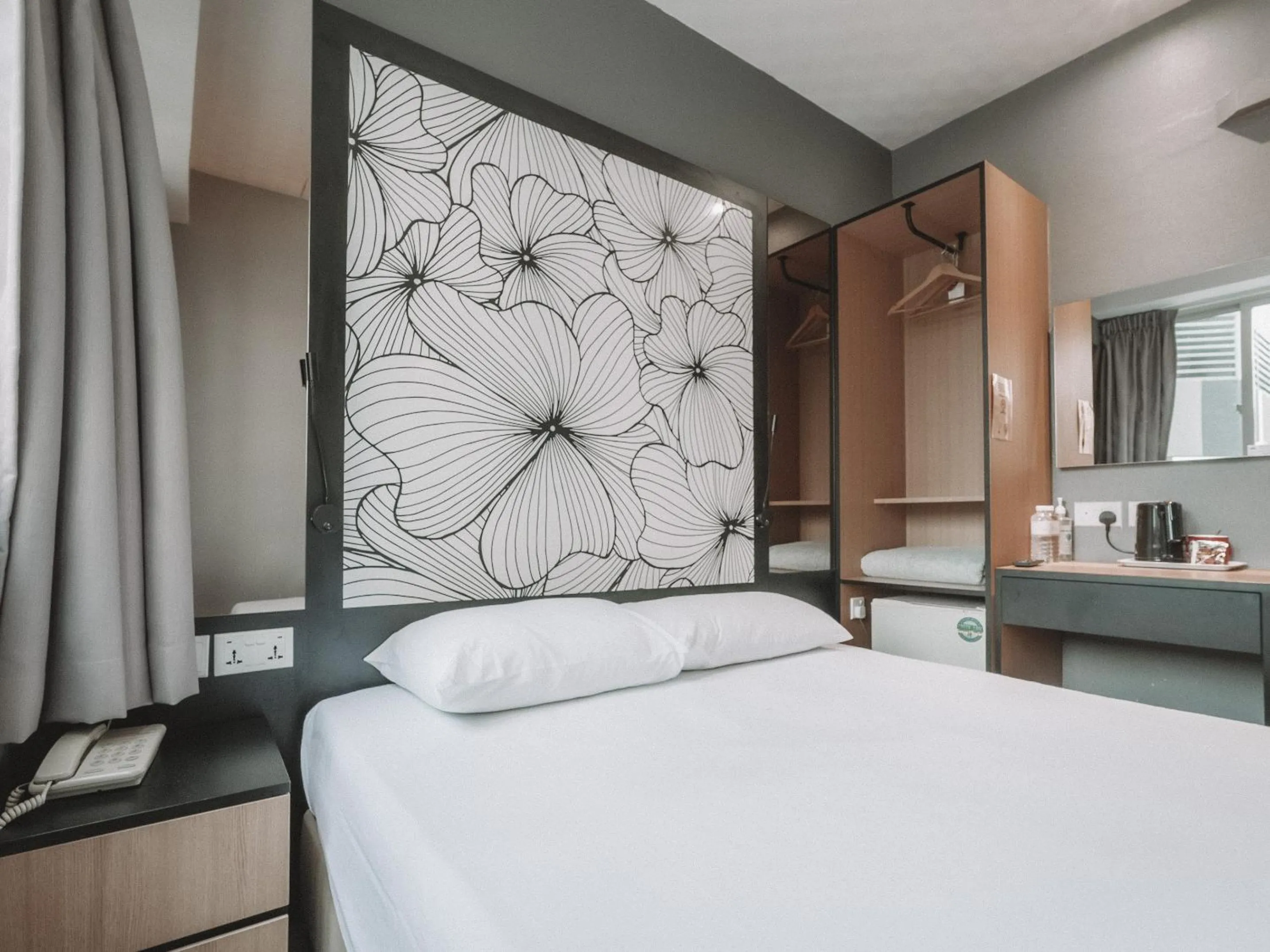 Bed in Hi Hotel Dot, 11Hrs, Stay from 10PM to 9AM