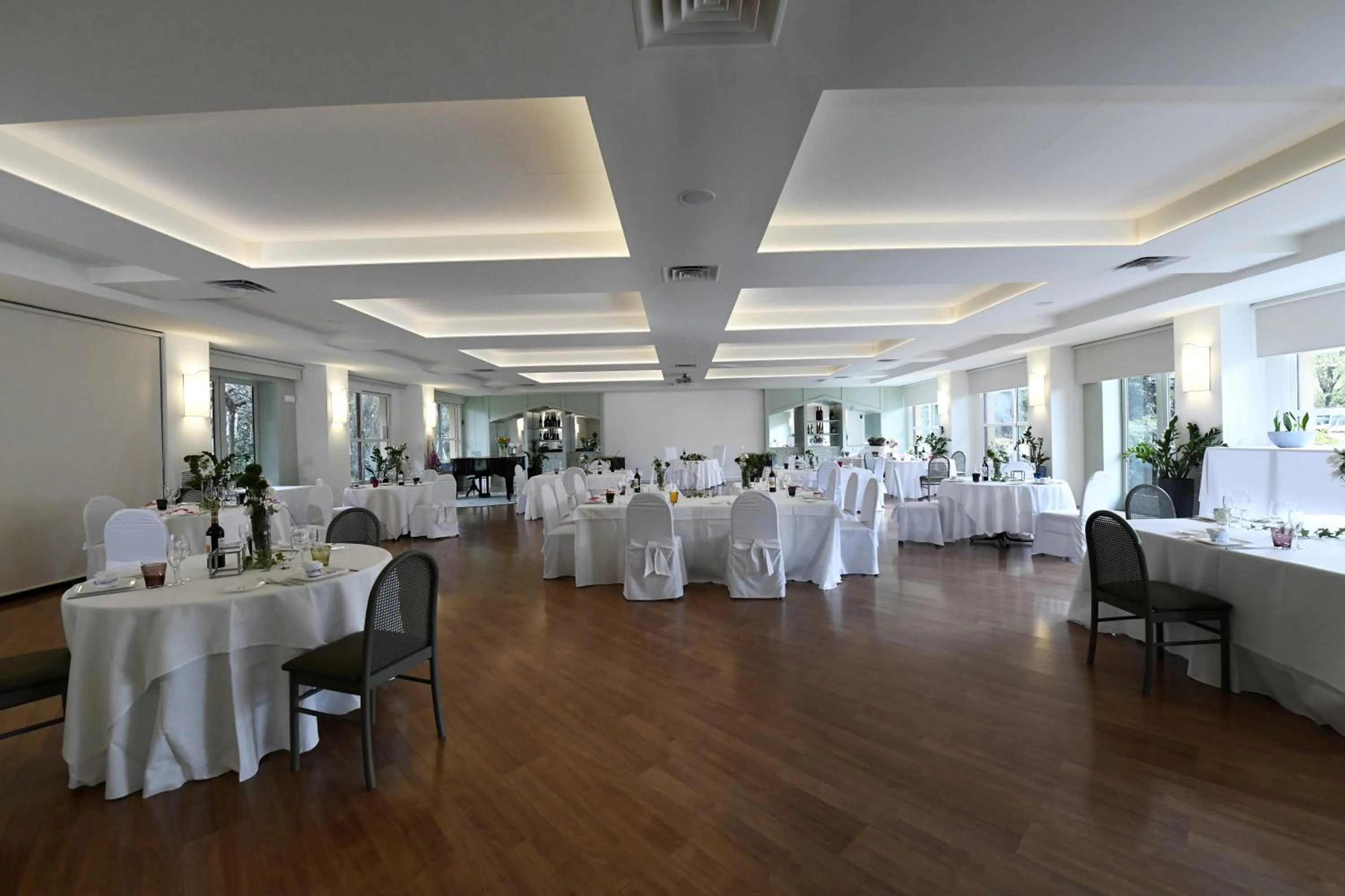 Restaurant/places to eat in Brianteo Hotel Residence and Restaurant