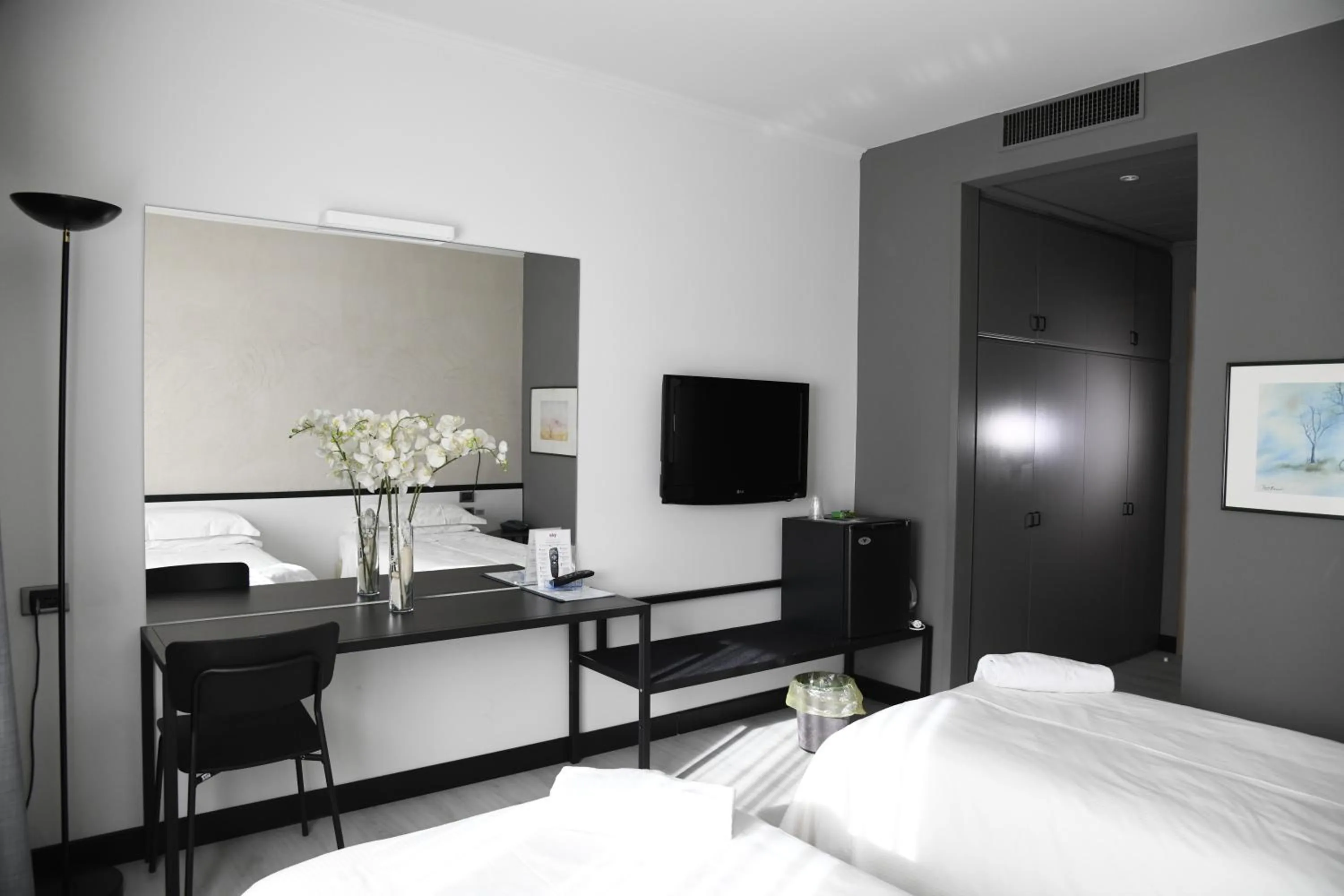 Bed in Brianteo Hotel Residence and Restaurant