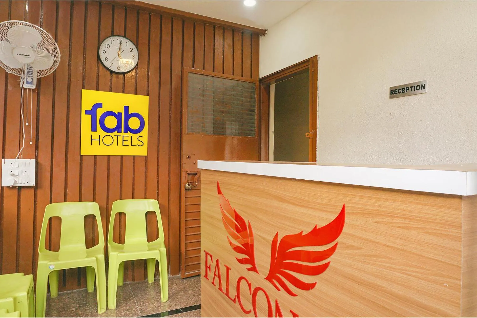 Lobby or reception in FabHotel New Falcon Inn