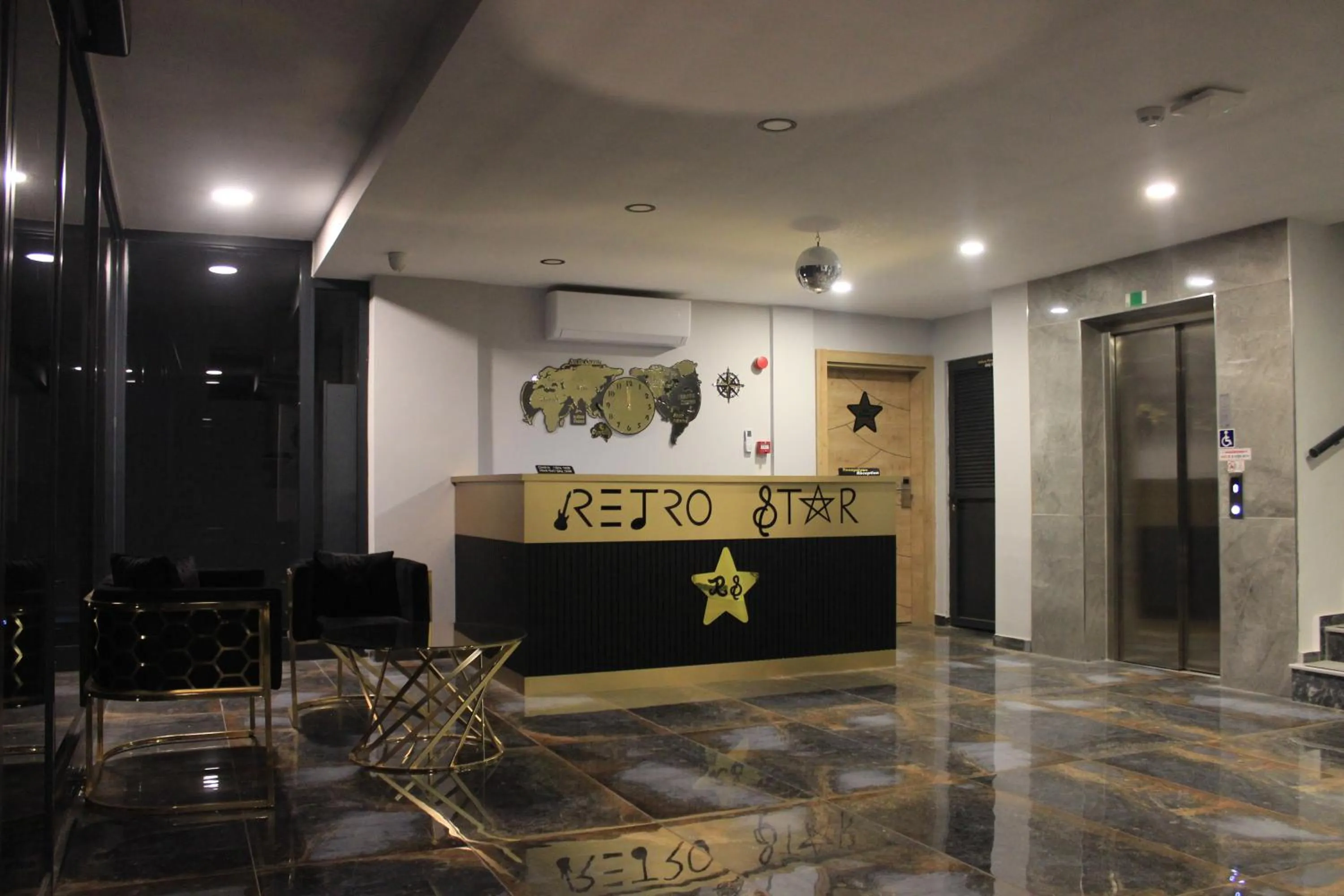 Lobby or reception in Retro Star Suites