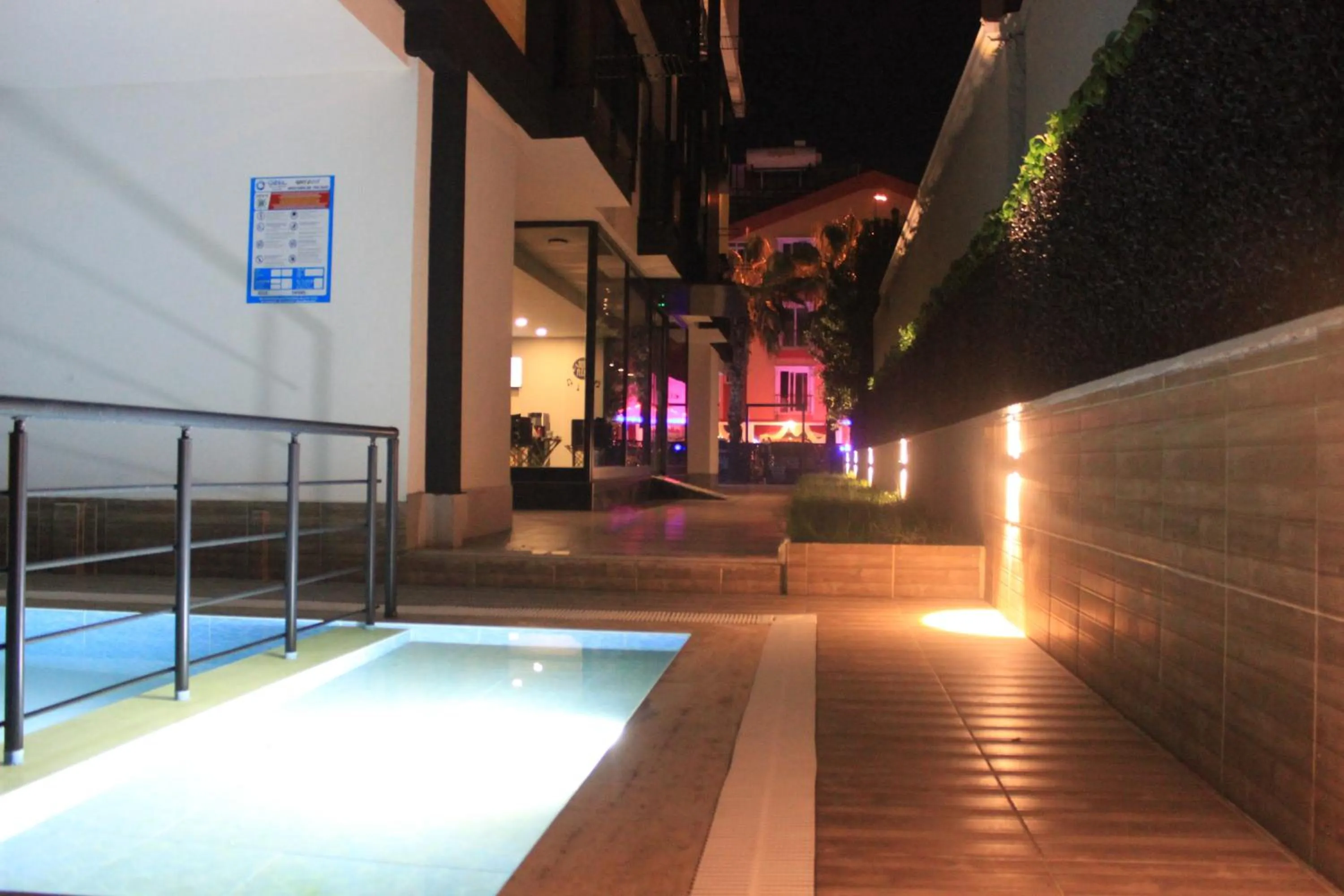 Night in Retro Star Suites