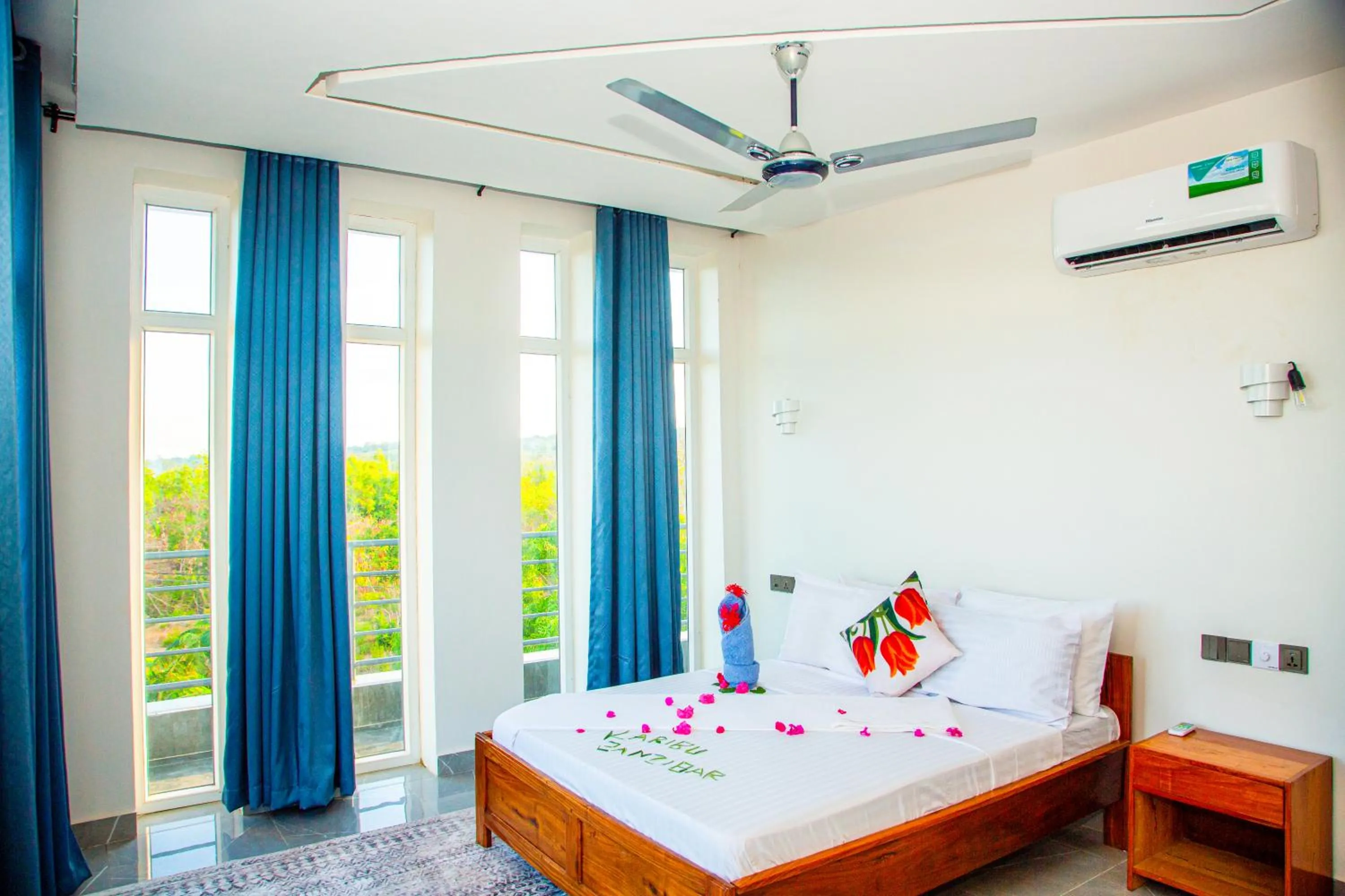 Bed in Jazira Palace