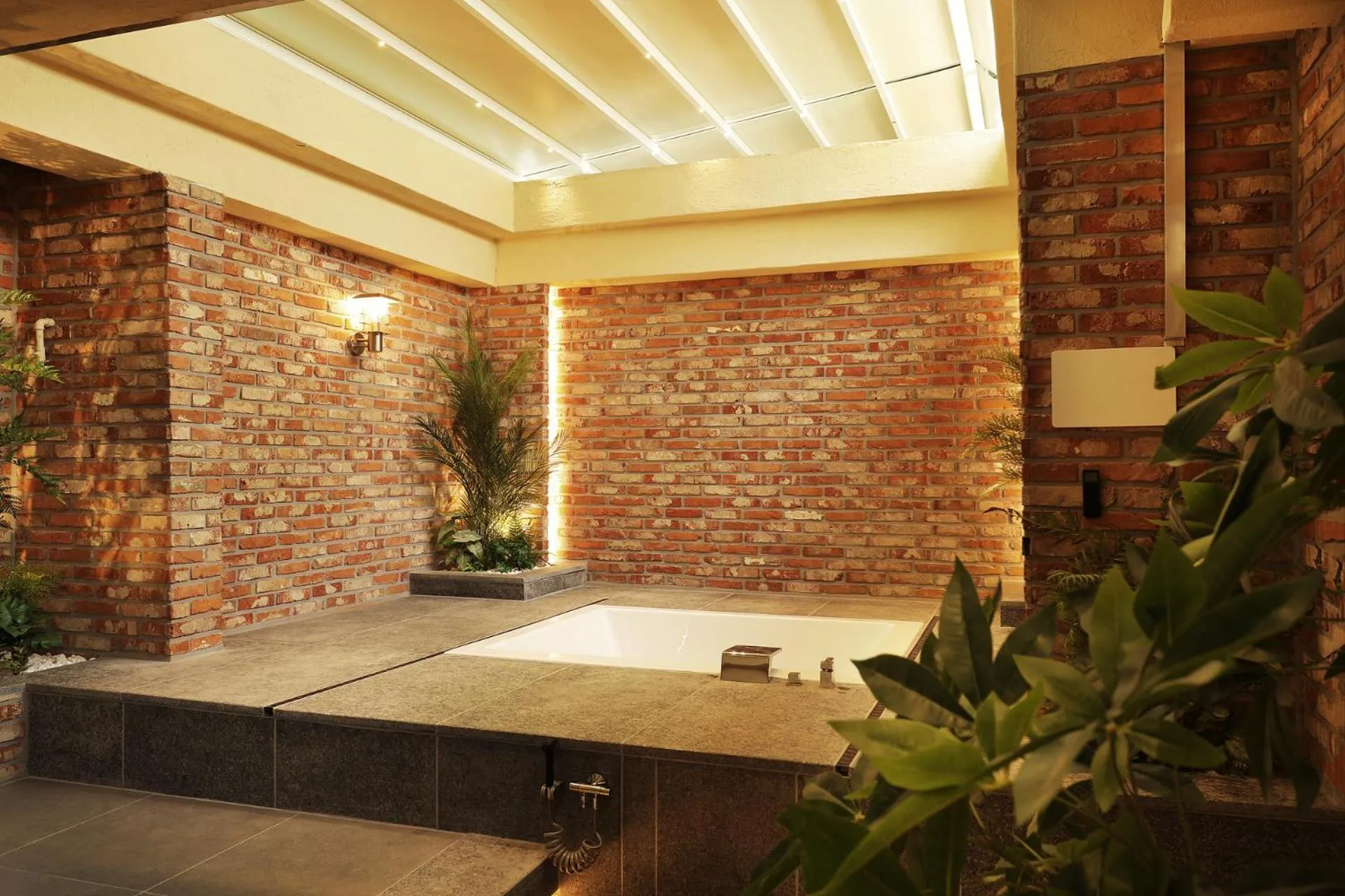 Bathroom in Seoul Inn Hotel by The Designers