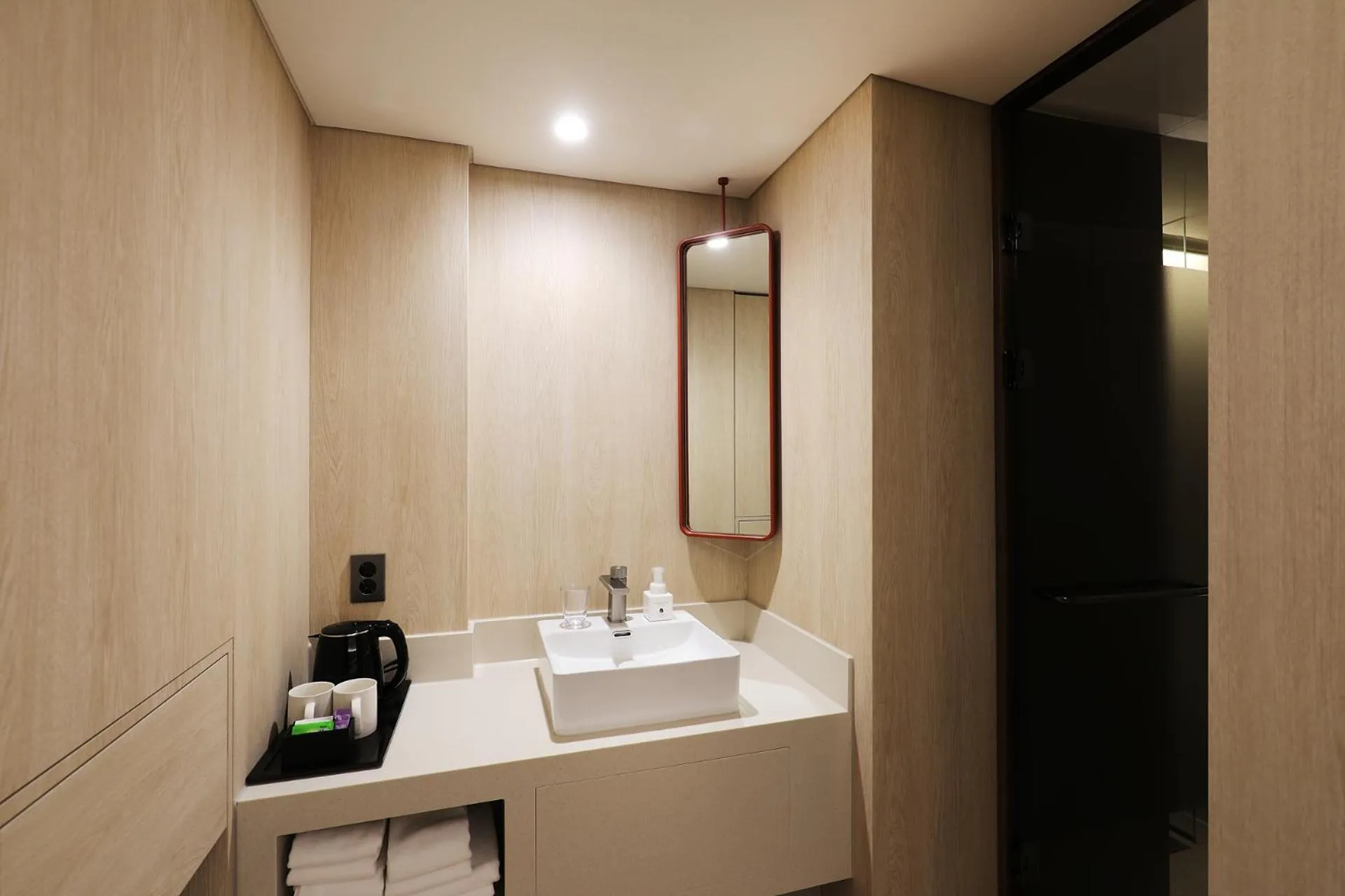 Bathroom in Seoul Inn Hotel by The Designers