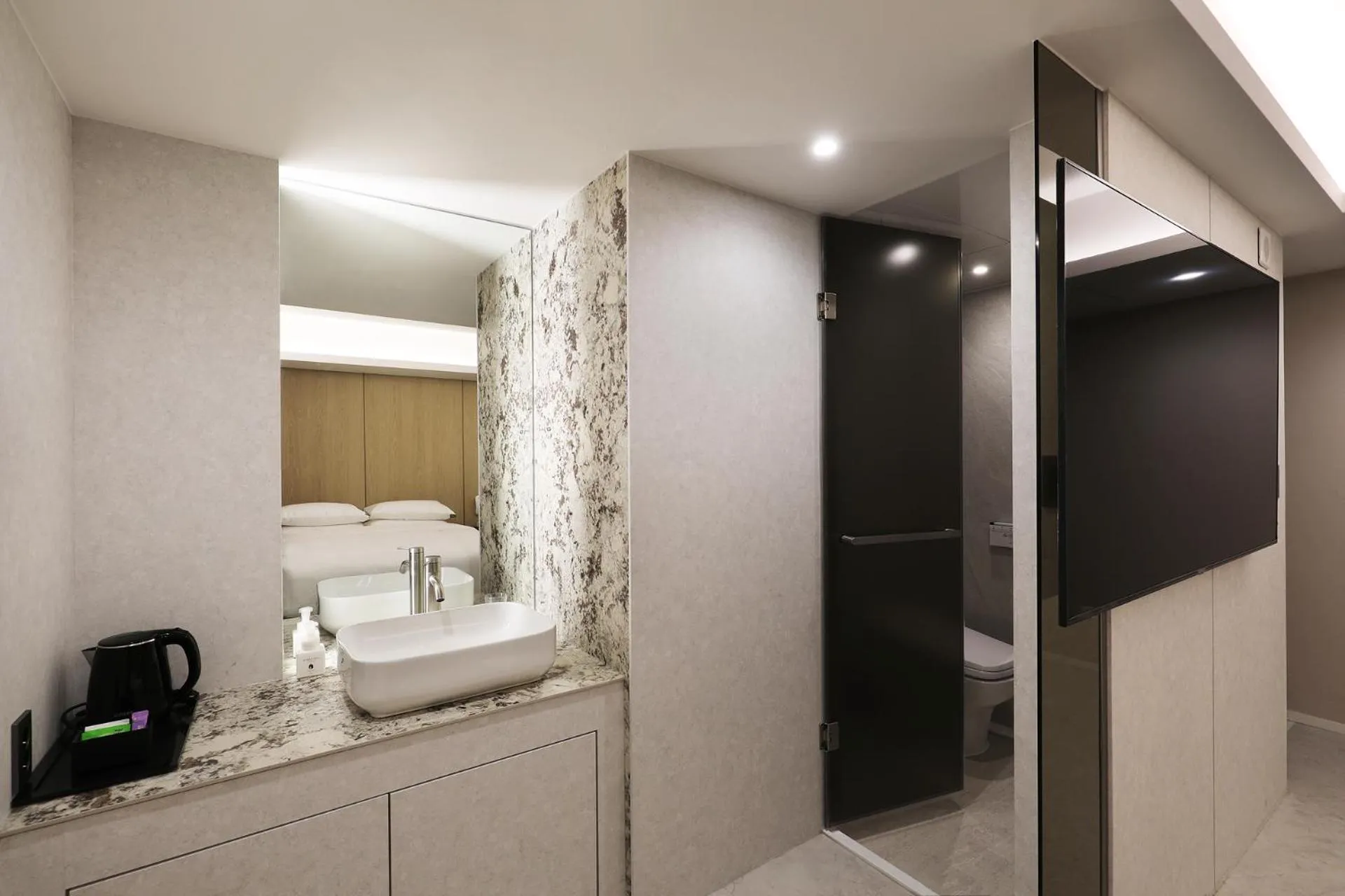 Shower in Seoul Inn Hotel by The Designers