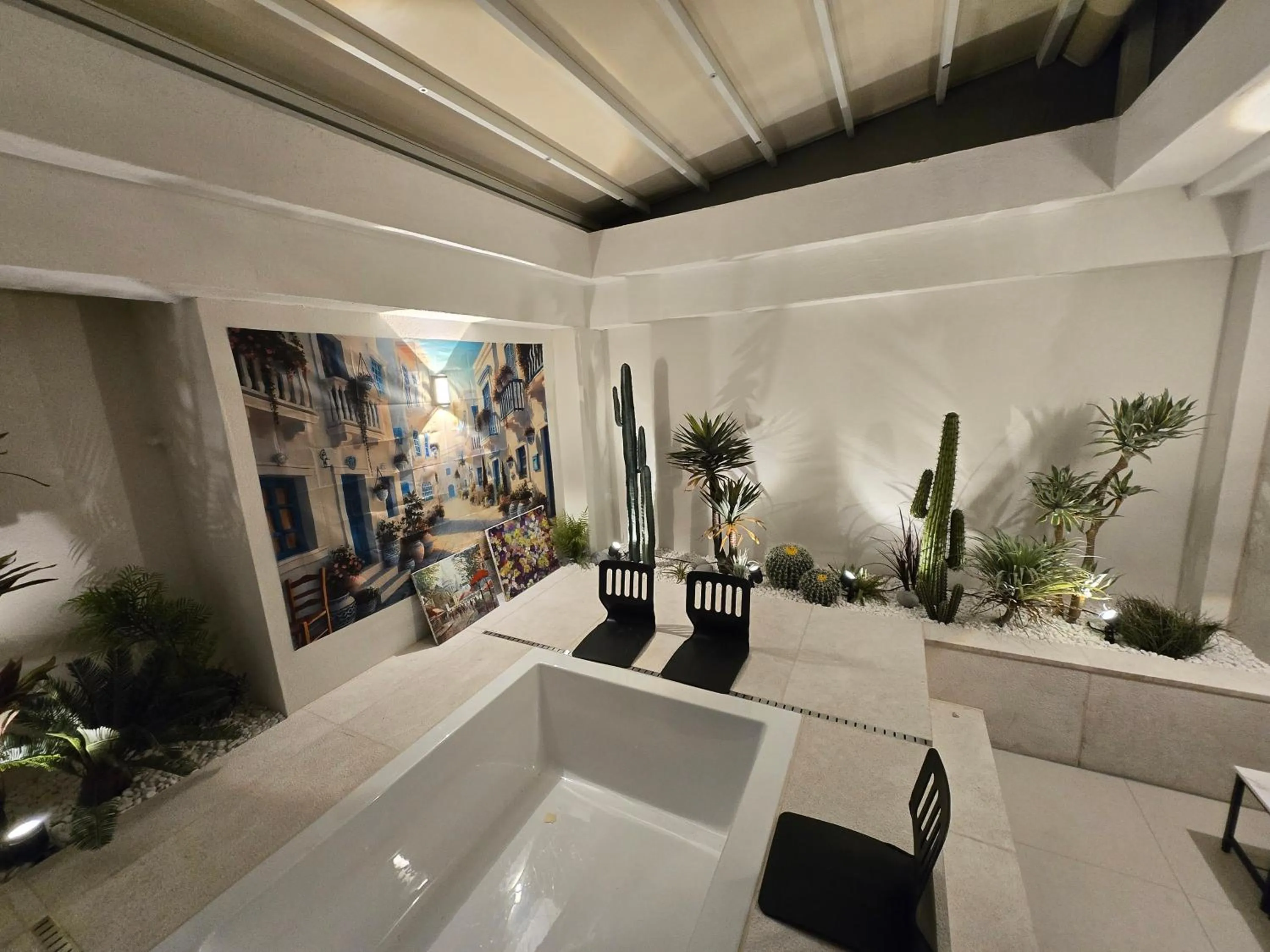 Hot Tub in Seoul Inn Hotel by The Designers