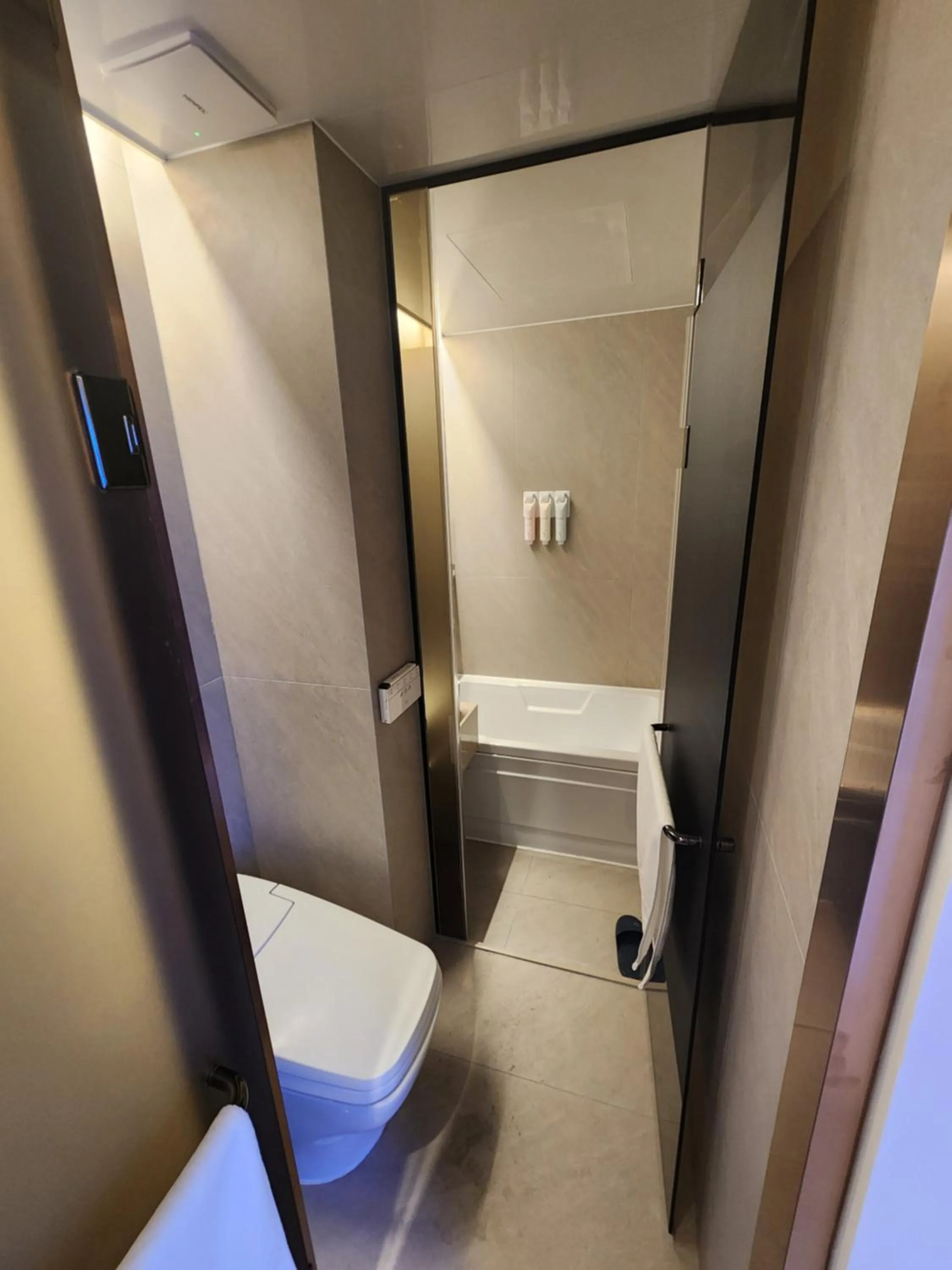 Bathroom in Seoul Inn Hotel by The Designers