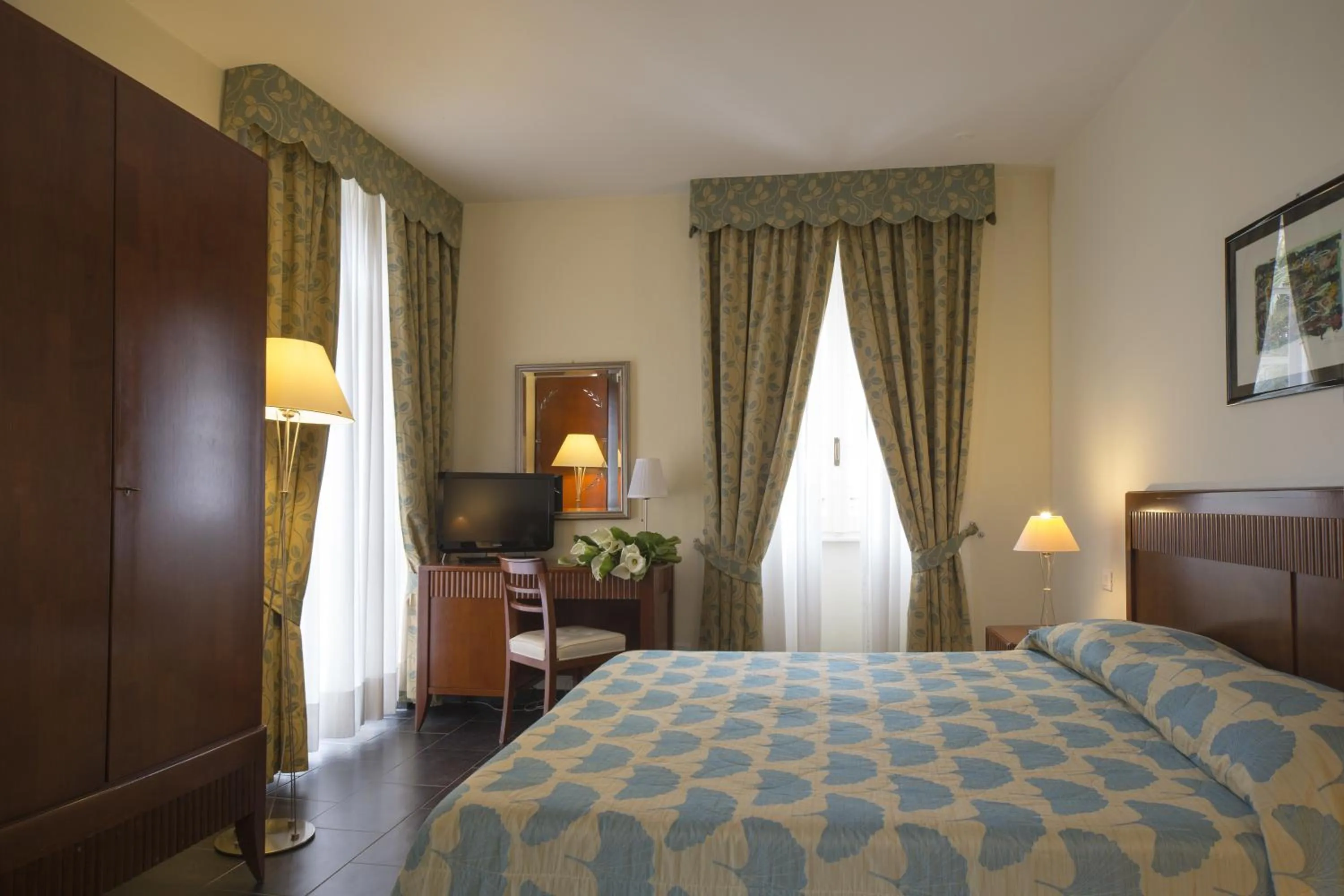 Balcony/Terrace, Bed in Villa Imperiale Hotel