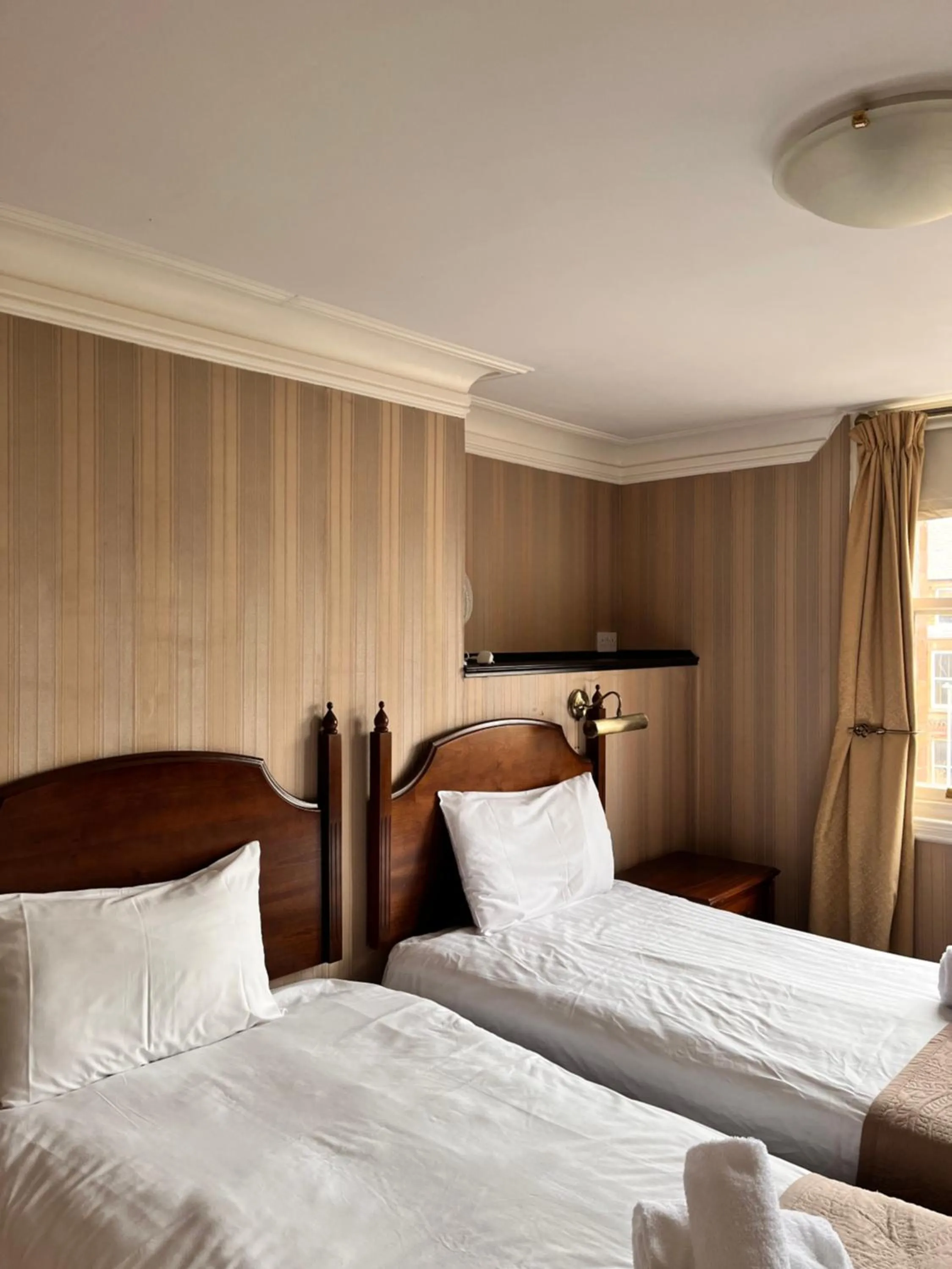 Bed in The Mountford Hotel - Free Parking