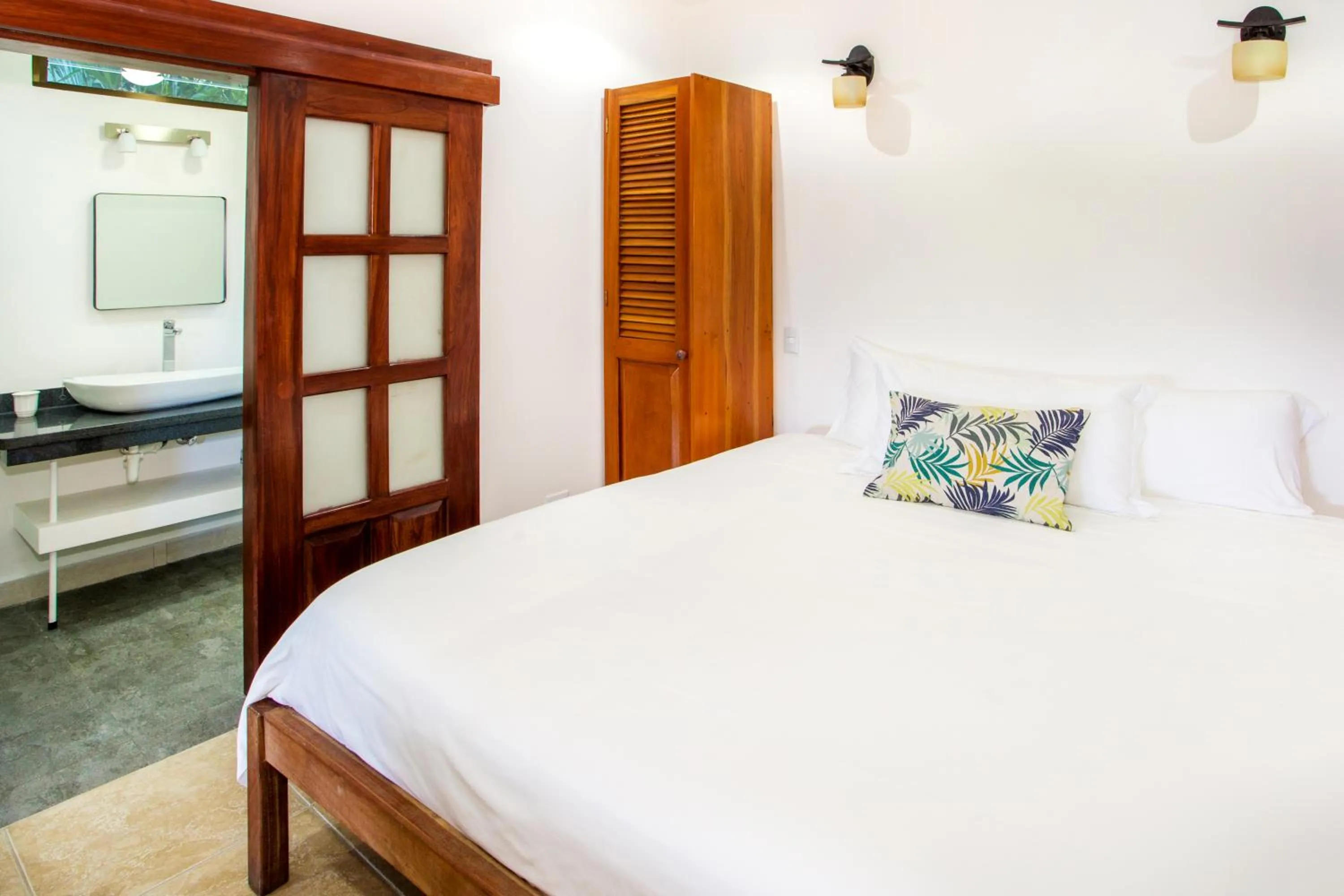 Bedroom, Bed in Hotel Villas Nicolas - Adults Only