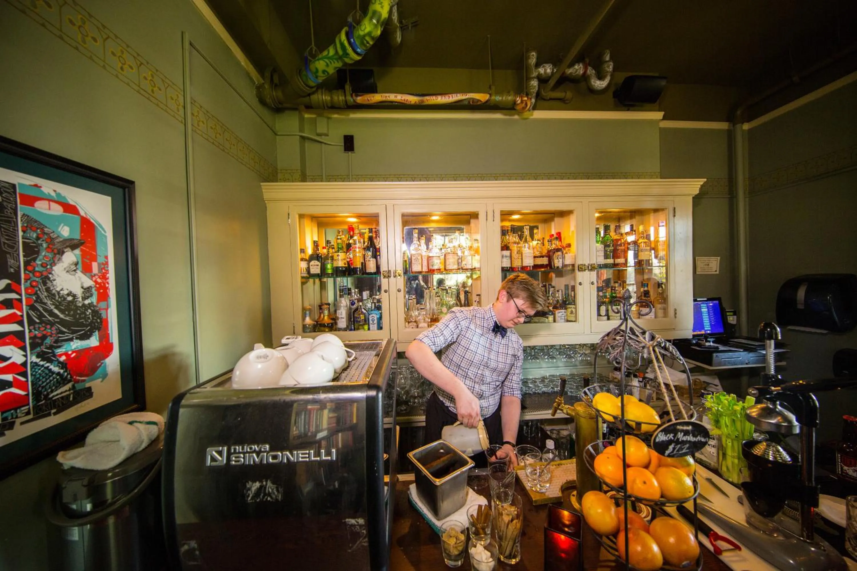 Lounge or bar in McMenamins Grand Lodge