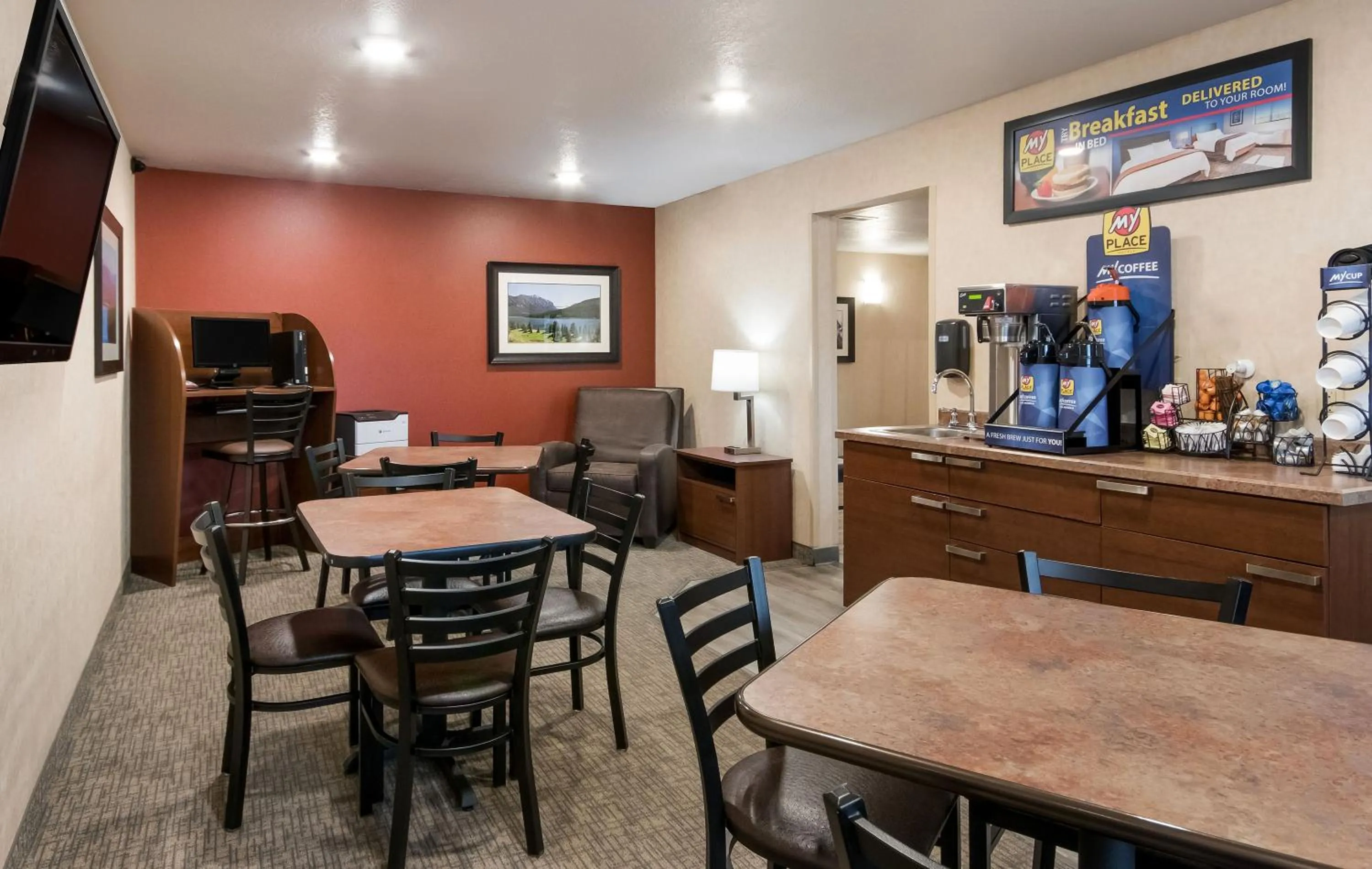 Seating area in My Place Hotel-Bozeman, MT