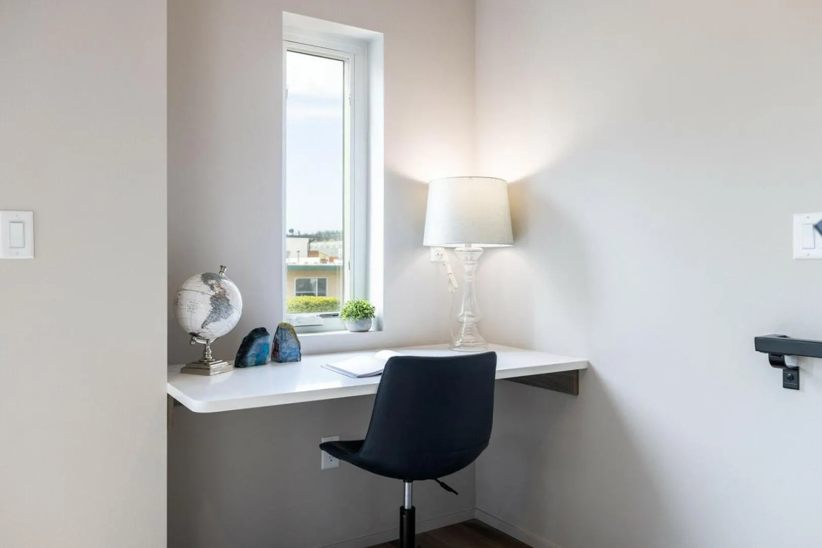 New Fully Updated Condo 914 in Anacortes