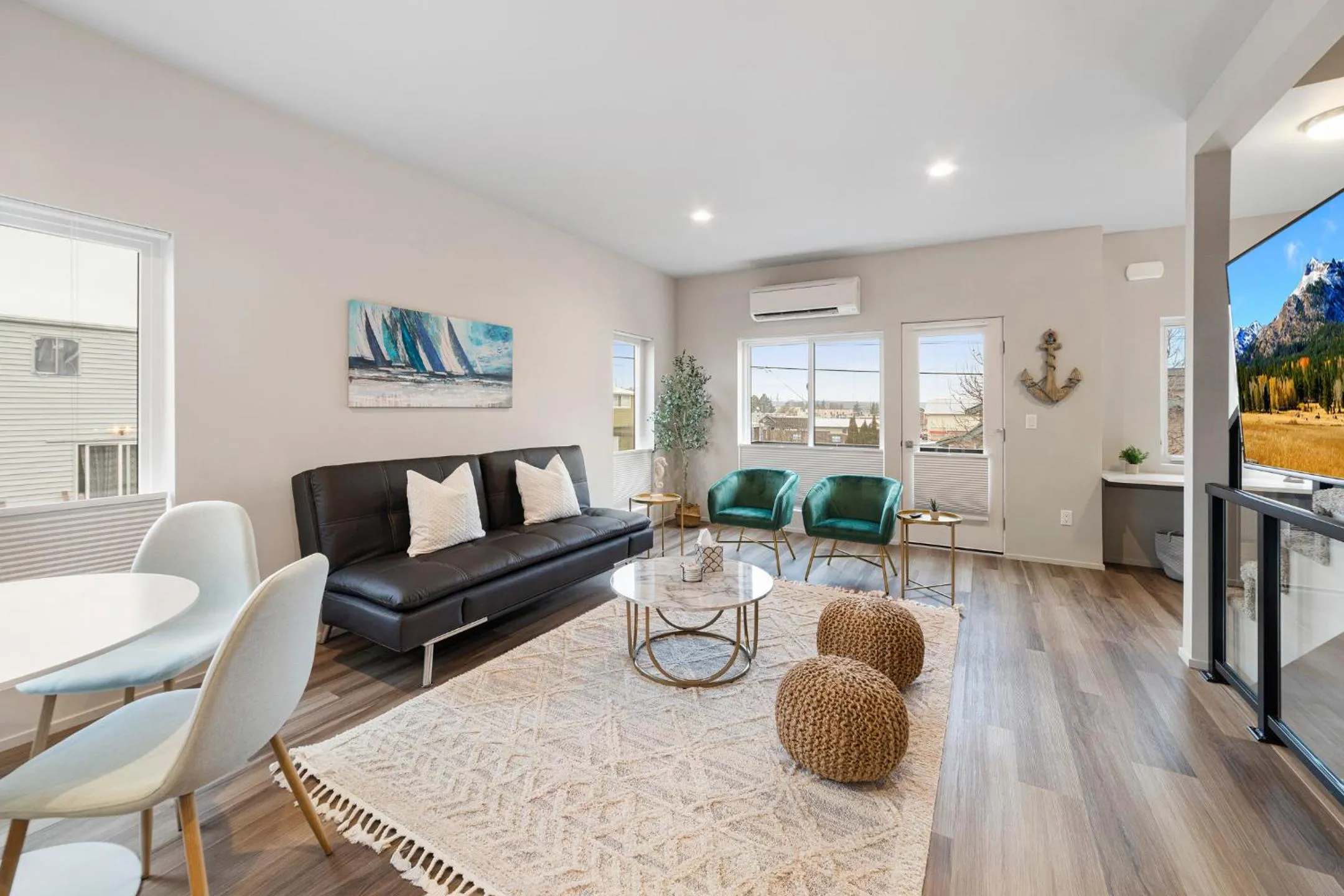 New Fully Updated Condo 914 in Anacortes