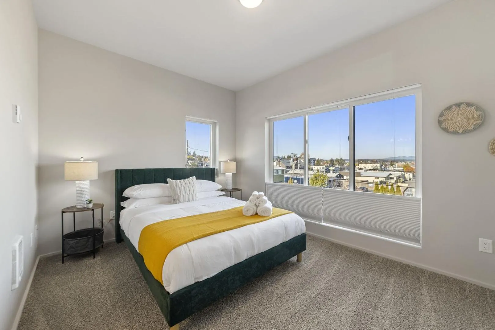 Bed in New Fully Updated Condo 914 in Anacortes