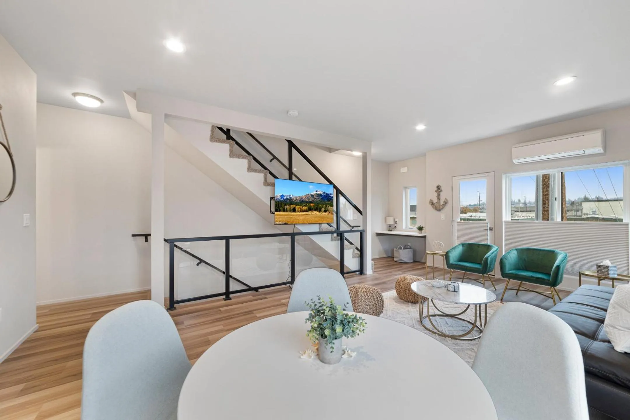 New Fully Updated Condo 914 in Anacortes