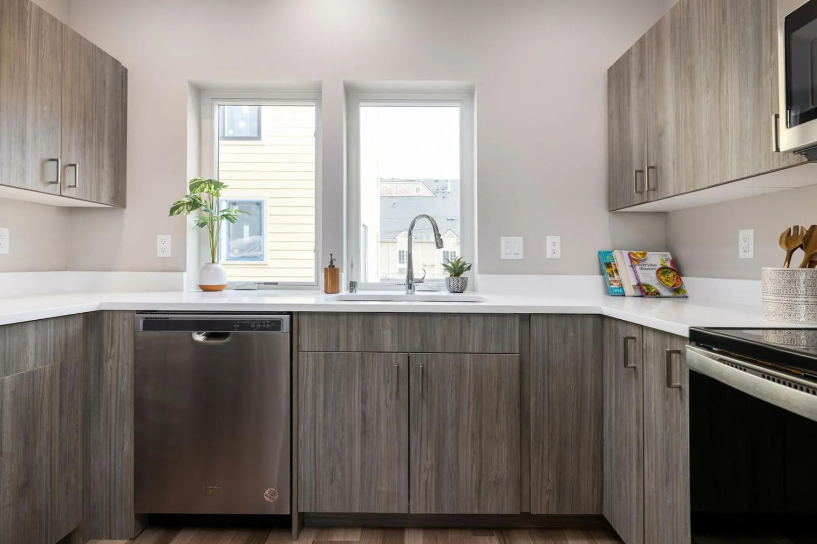 New Fully Updated Condo 914 in Anacortes
