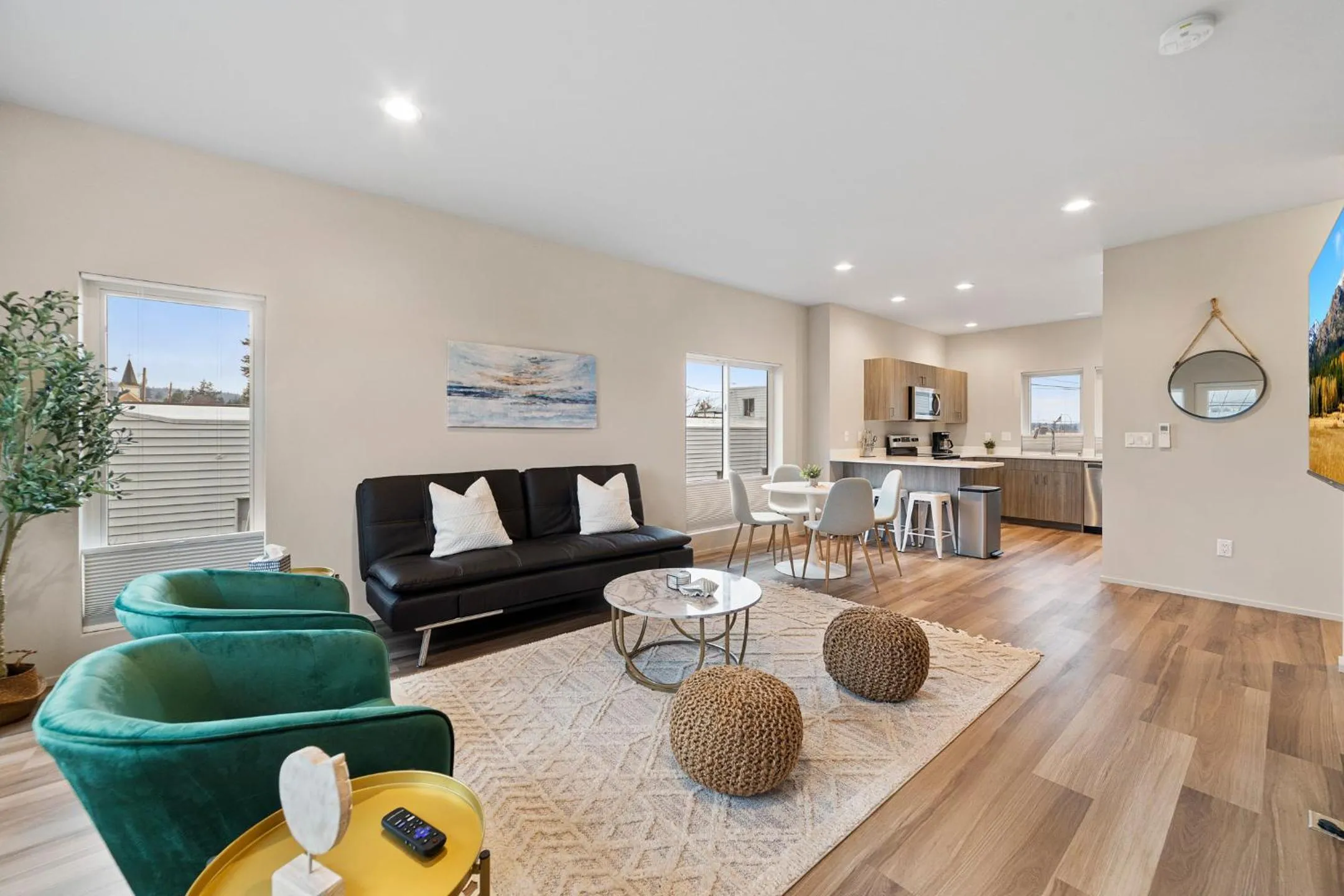 New Fully Updated Condo 914 in Anacortes