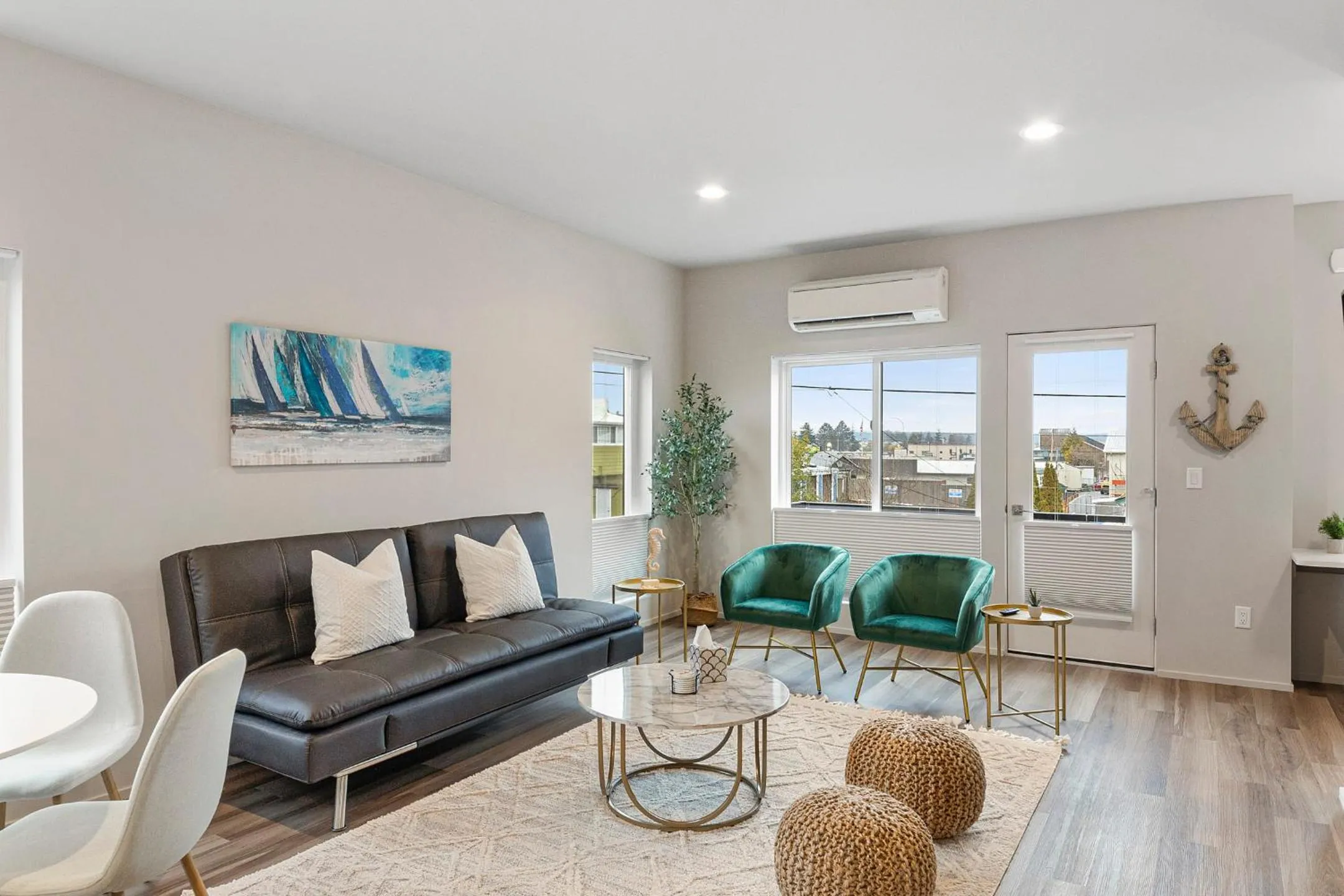 New Fully Updated Condo 914 in Anacortes