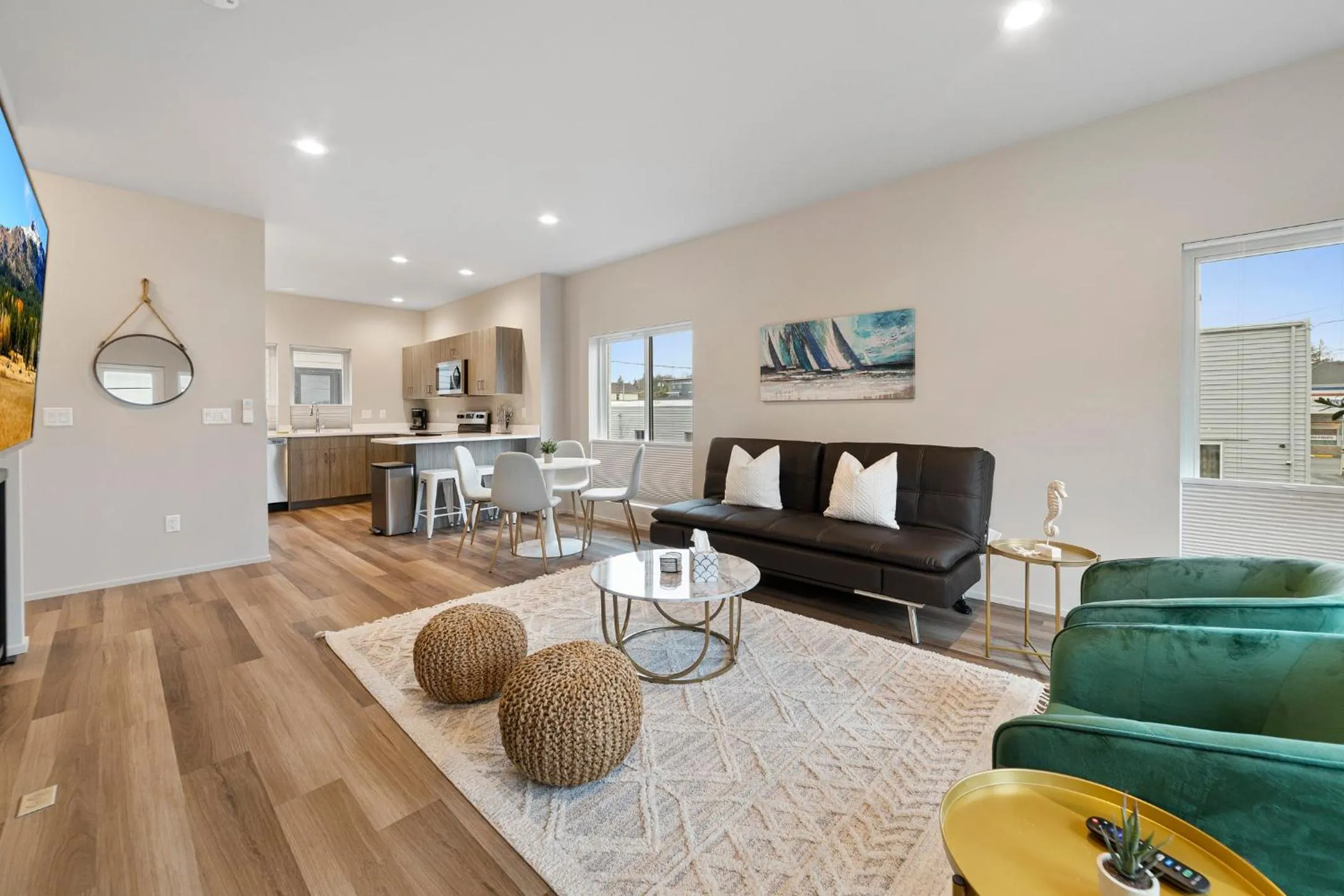 New Fully Updated Condo 914 in Anacortes