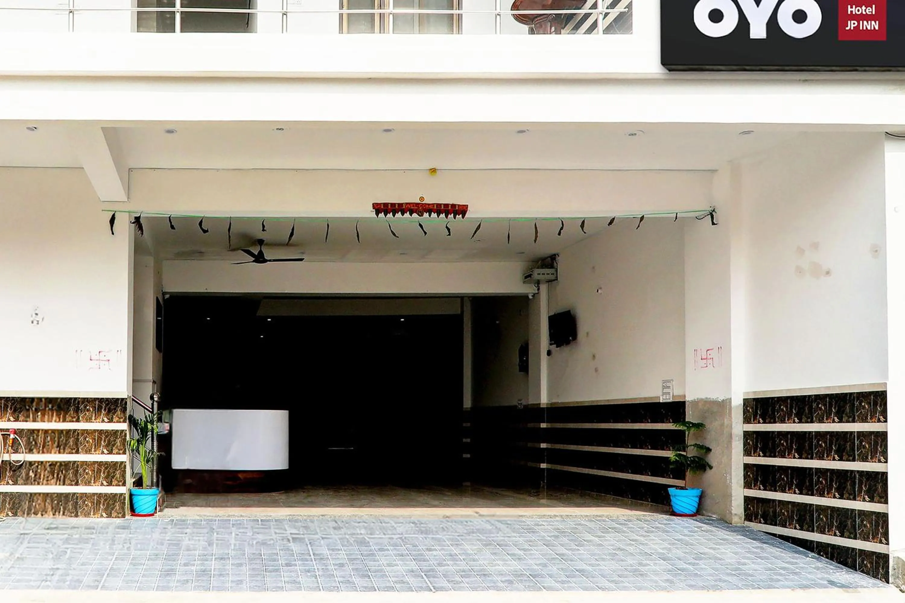 Facade/entrance in Hotel O JP INN