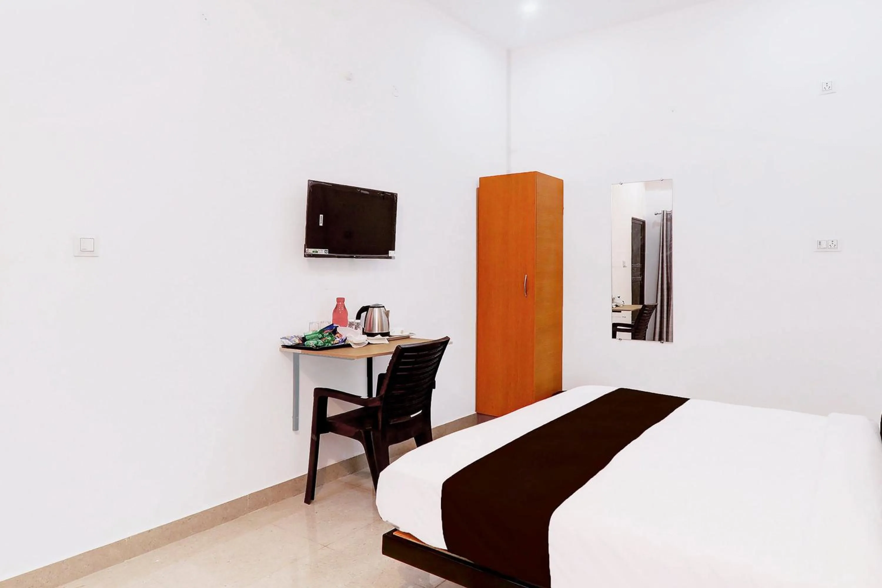 Bedroom, Bed in Hotel O JP INN