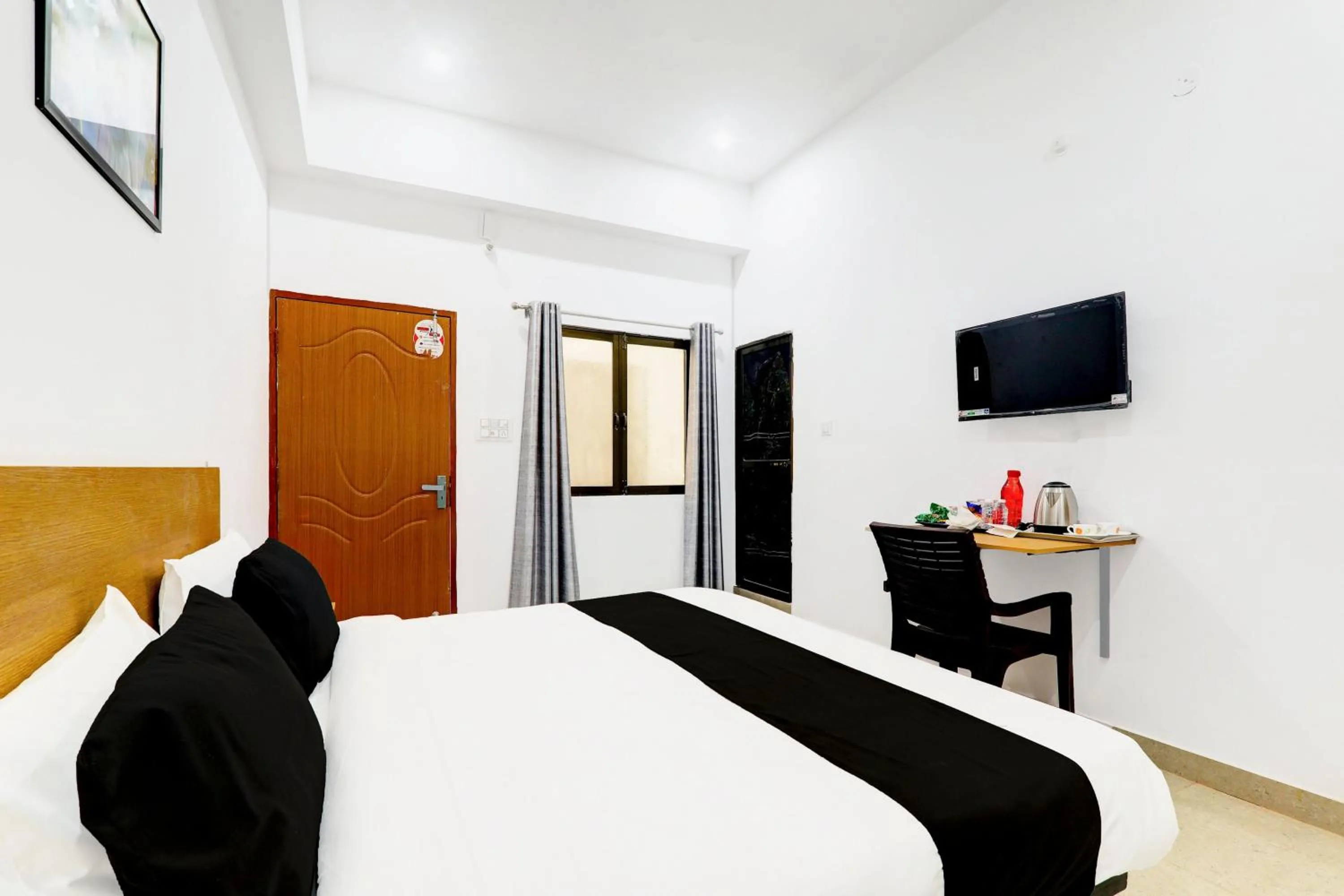 Bedroom, Bed in Hotel O JP INN