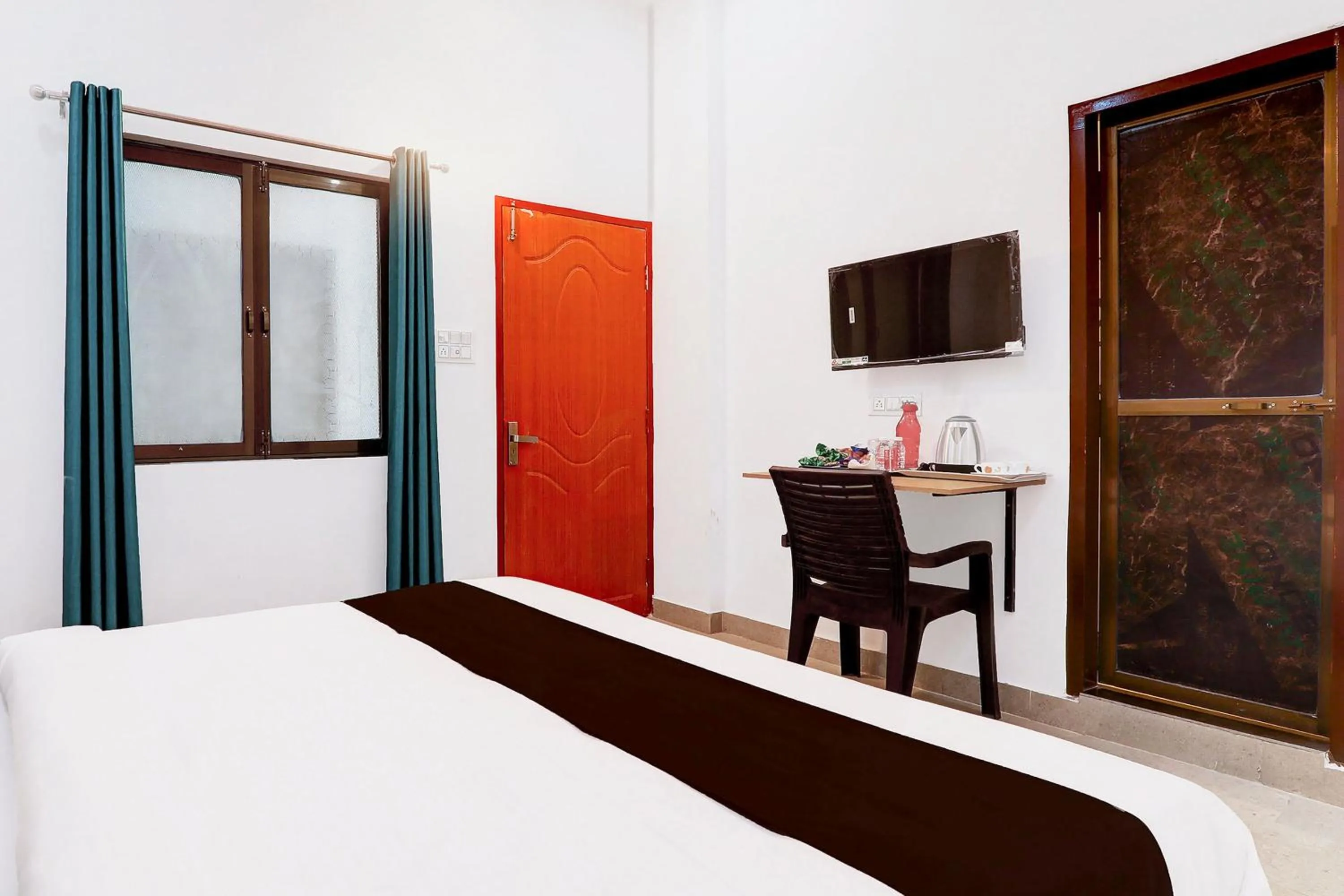 Bedroom, Bed in Hotel O JP INN