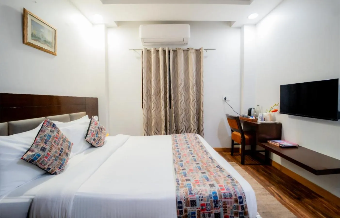 Bedroom, Bed in HHW Hotel- Agra